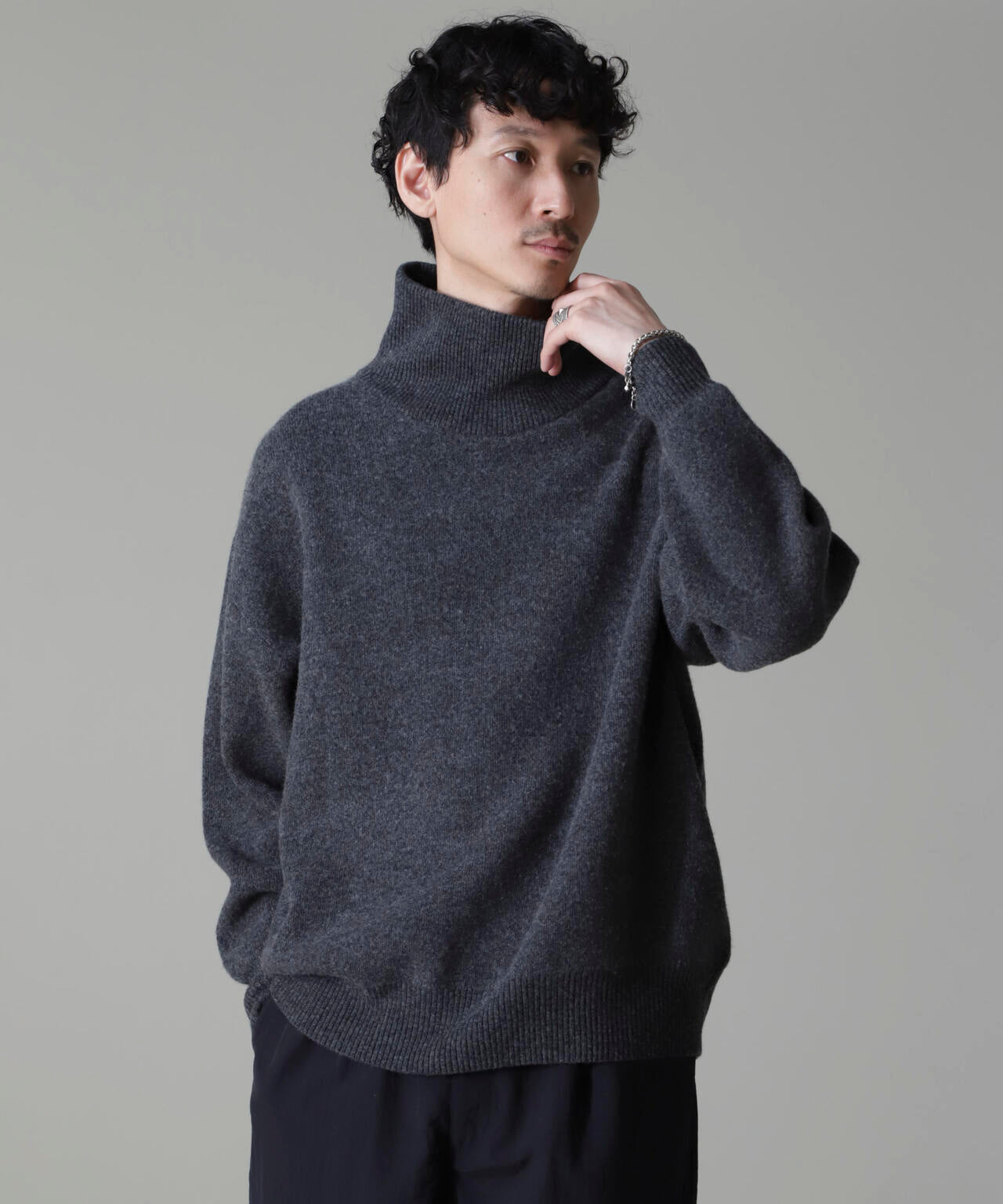 AQUA ウールカシミヤモックネックプルオーバー