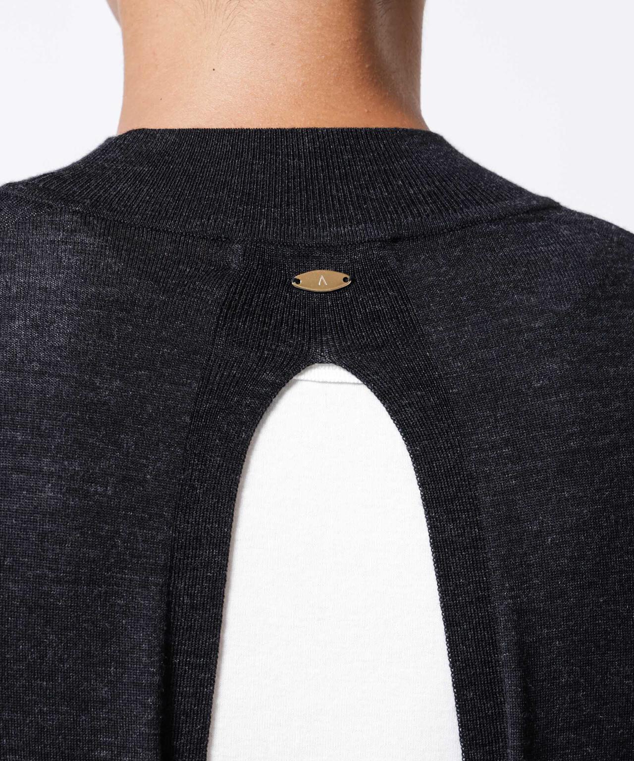 ASSEMBLANC」BRISBANEベンチレーションモックネックプルオーバー