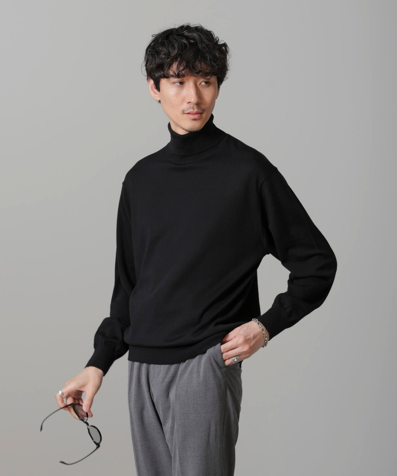 「毛玉レスニット」 ファインゲージタートルネック