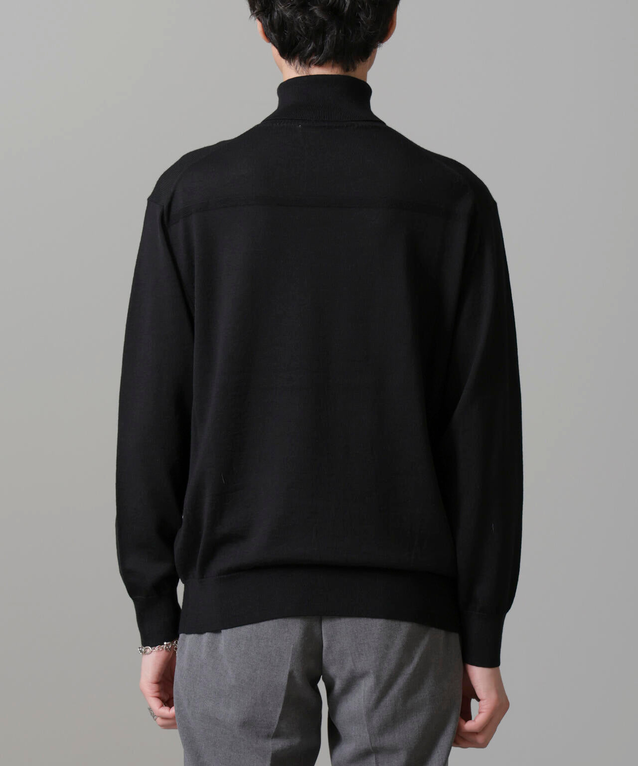 「毛玉レスニット」 ファインゲージタートルネック