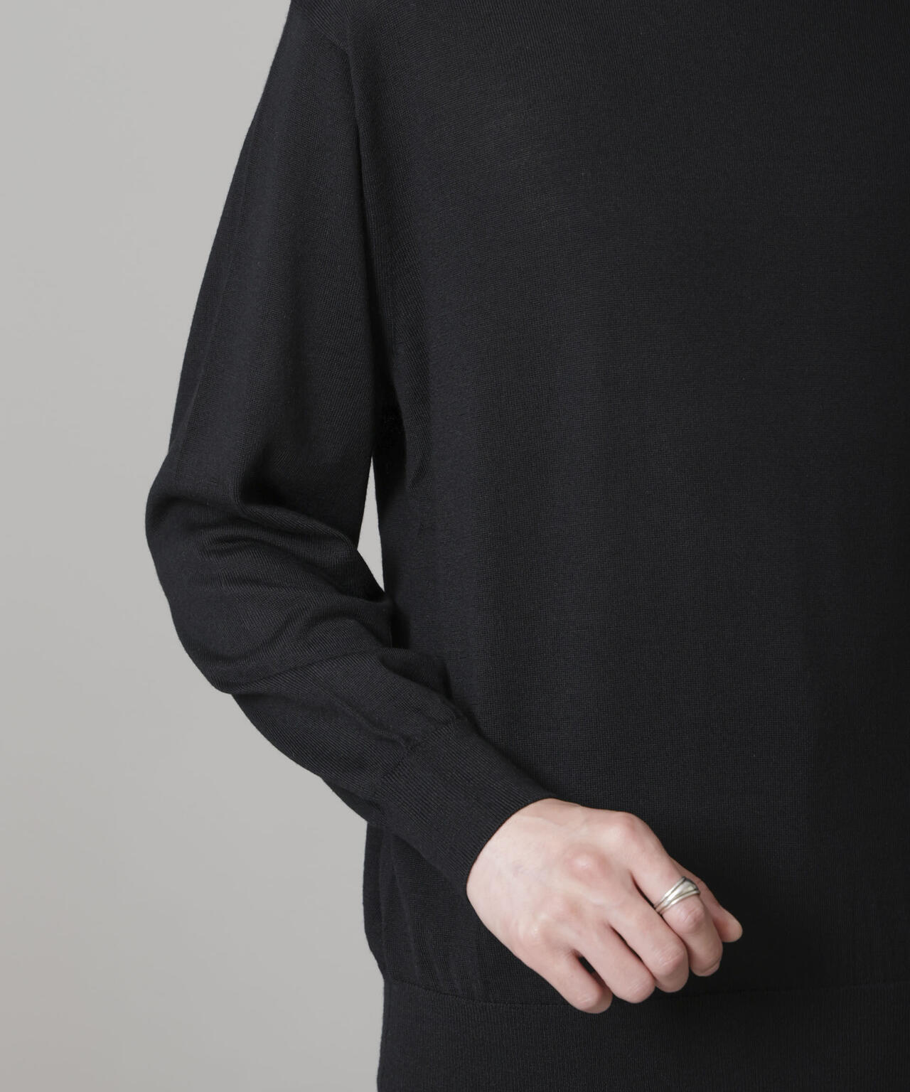 「毛玉レスニット」 ファインゲージタートルネック