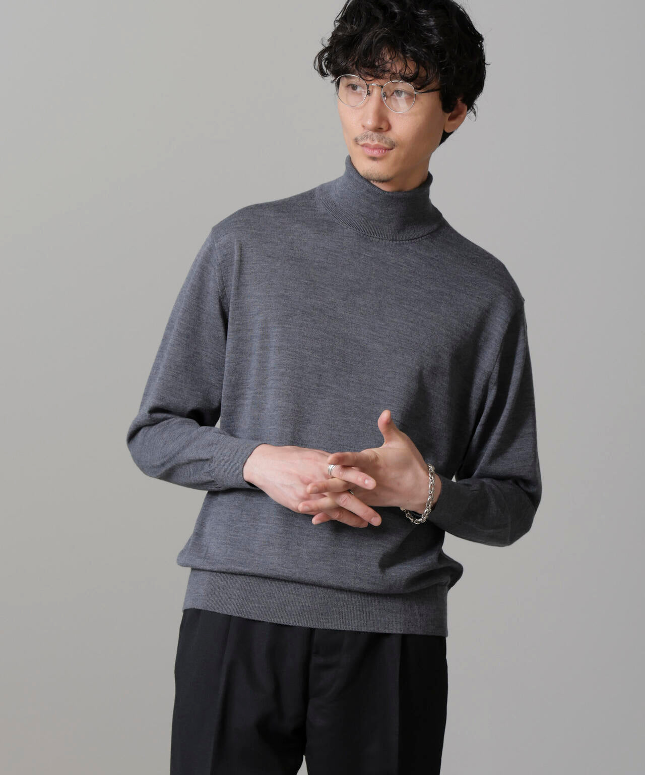 「毛玉レスニット」 ファインゲージタートルネック