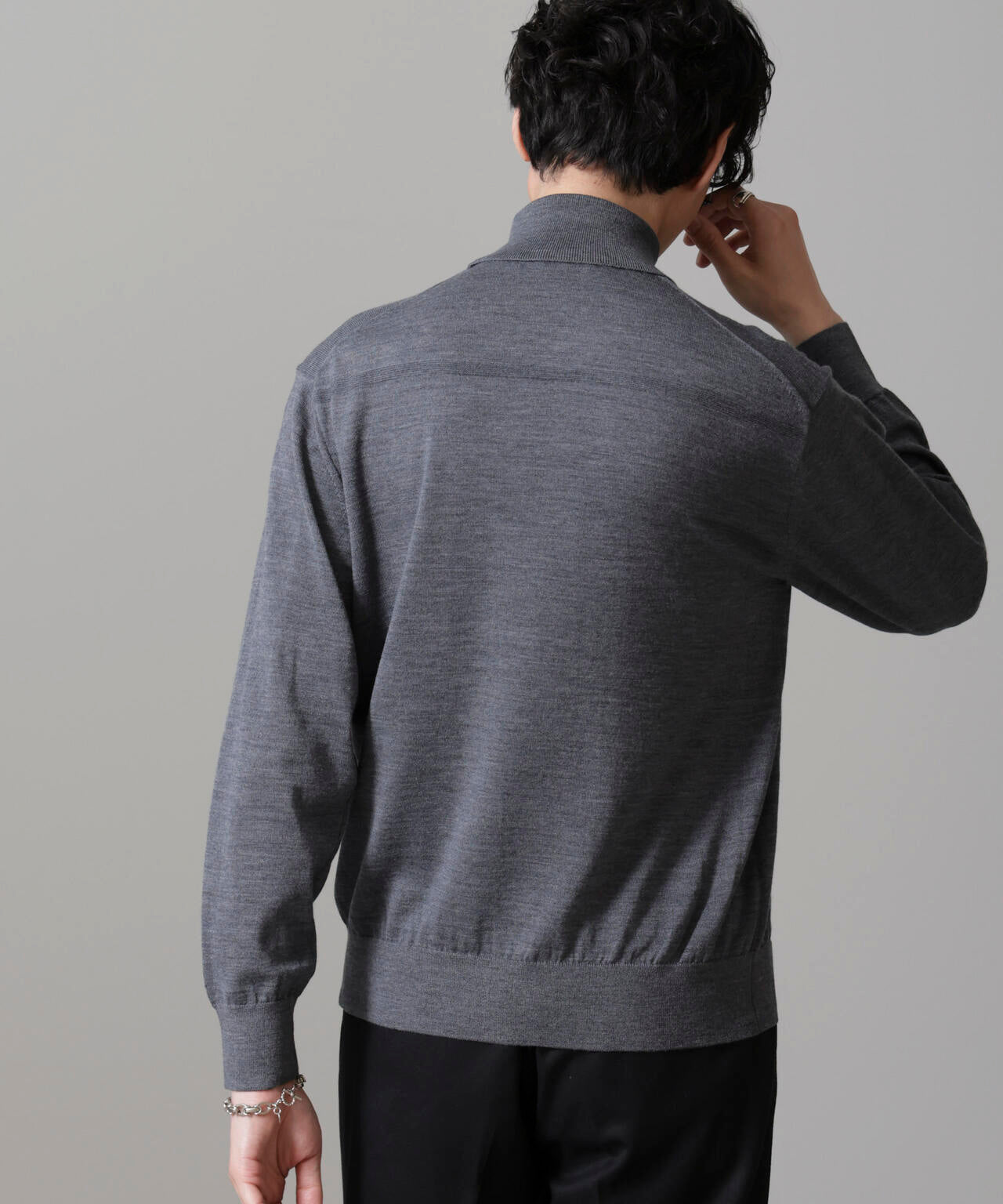 「毛玉レスニット」 ファインゲージタートルネック