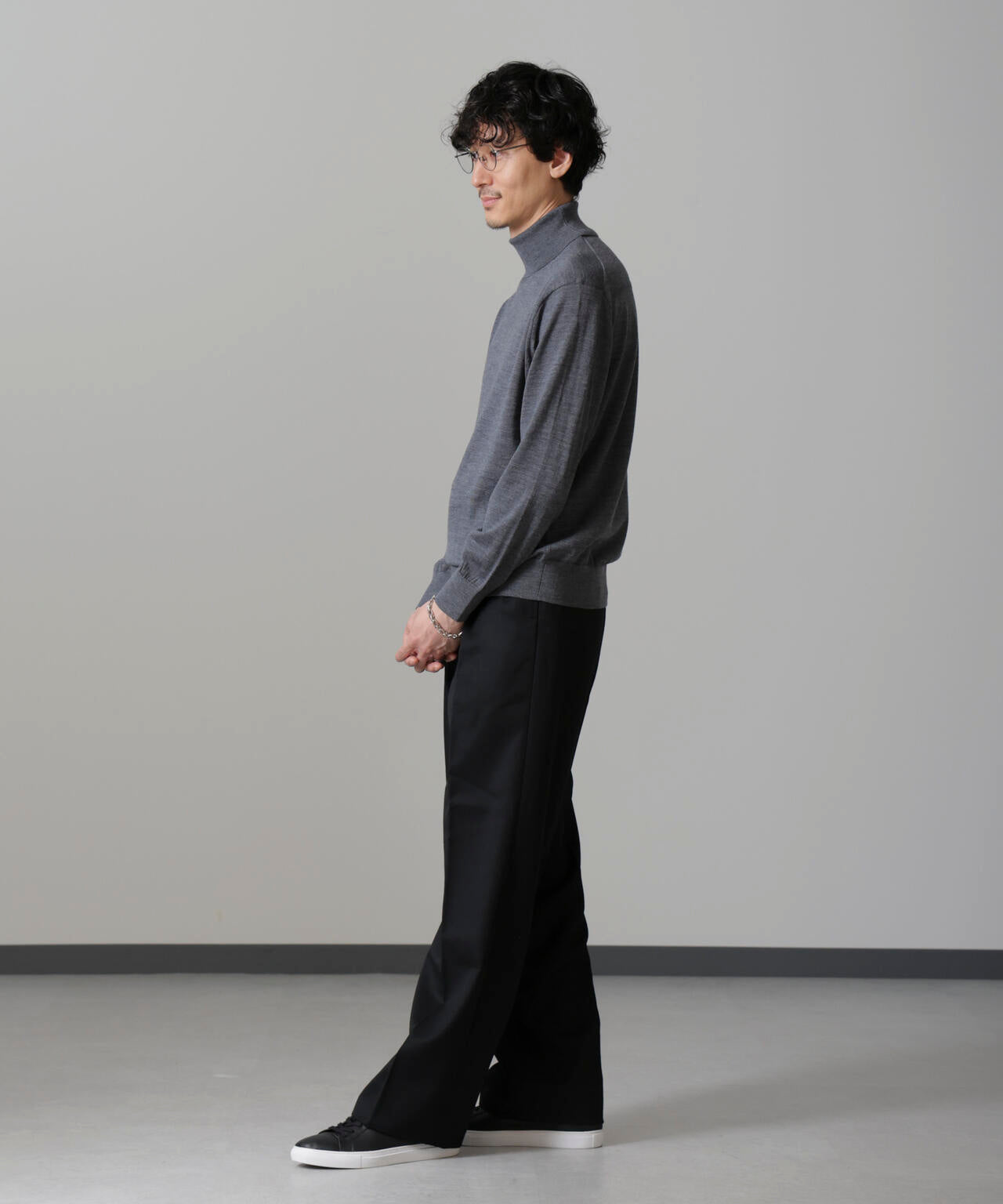 「毛玉レスニット」 ファインゲージタートルネック