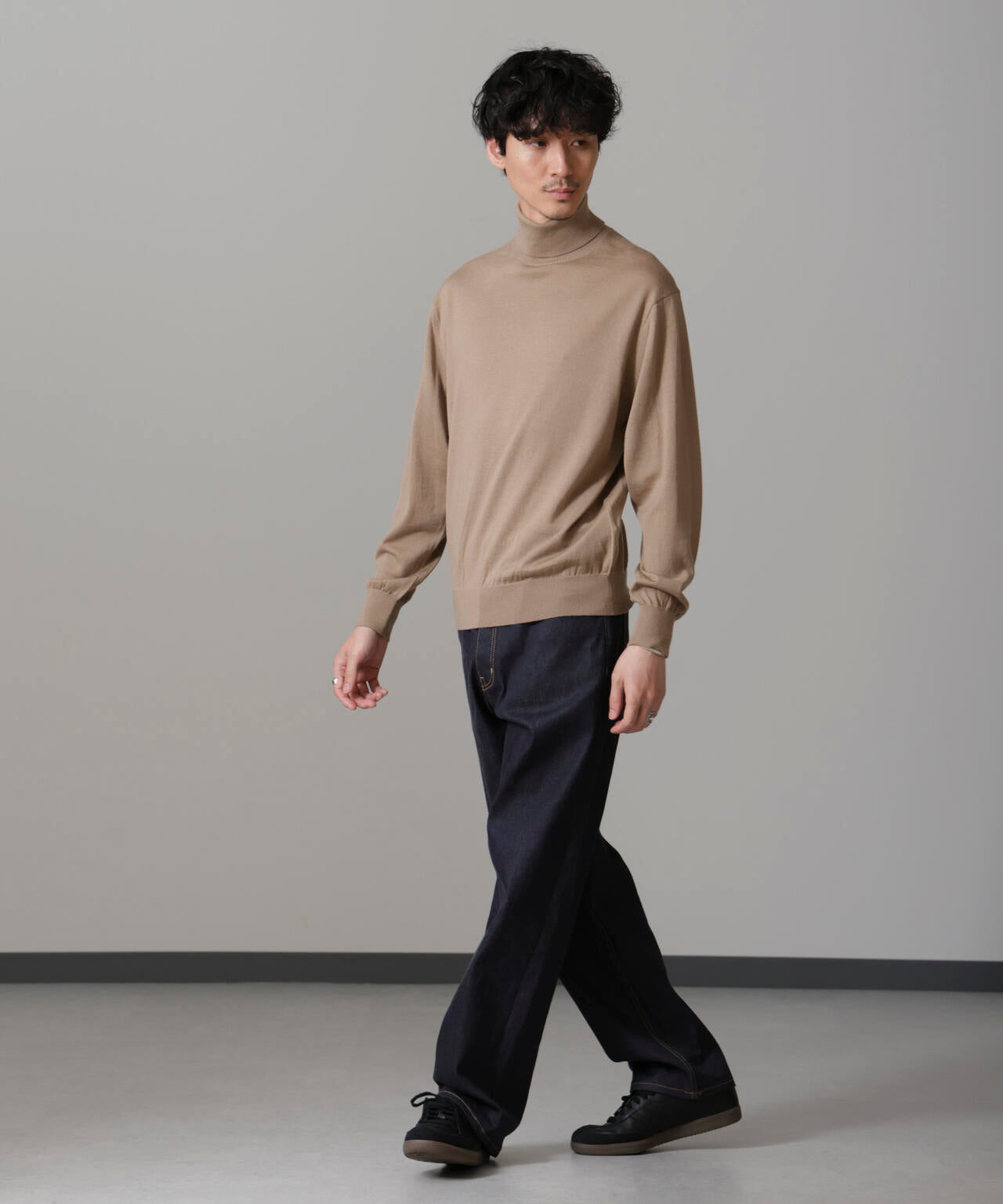 「毛玉レスニット」 ファインゲージタートルネック