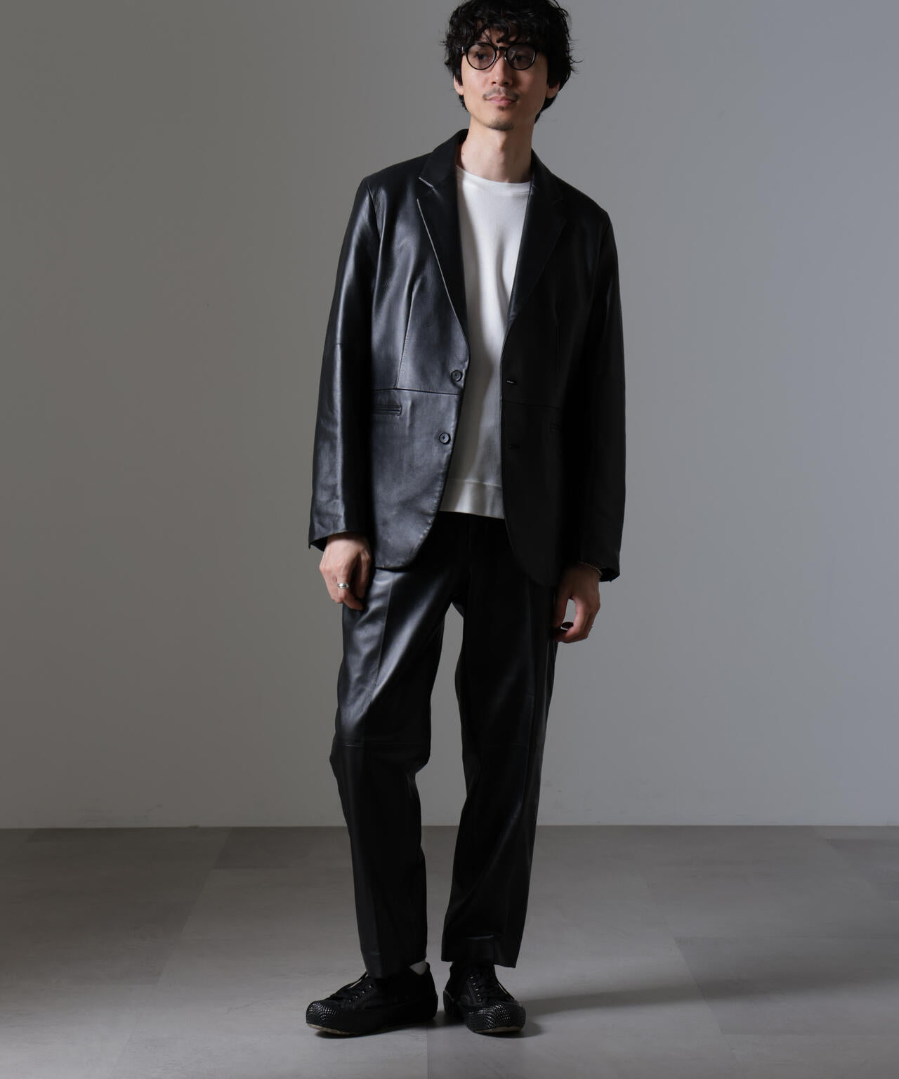 ナノユニバース パンツスーツ セットアップ Mサイズ ノーカラー 黒 洗える ナノユニバース パンツスーツ セットアップ Mサイズ ノーカラー