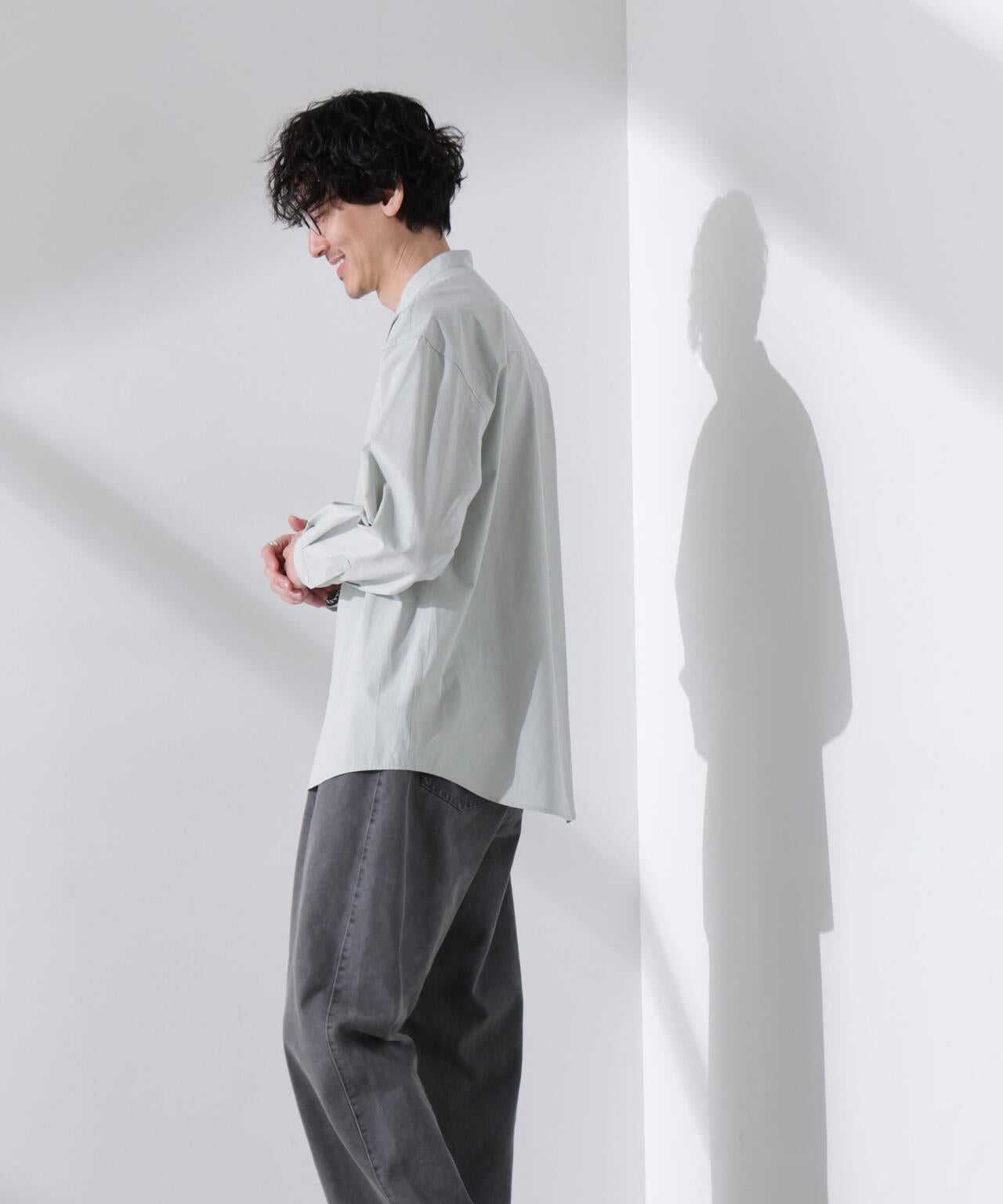 美品 ユニ yuni コットンバンドカラーシャツ 長袖 ワイド 白 日本製 美品 ユニ yuni コットンバンドカラーシャツ 長袖 ワイド 白