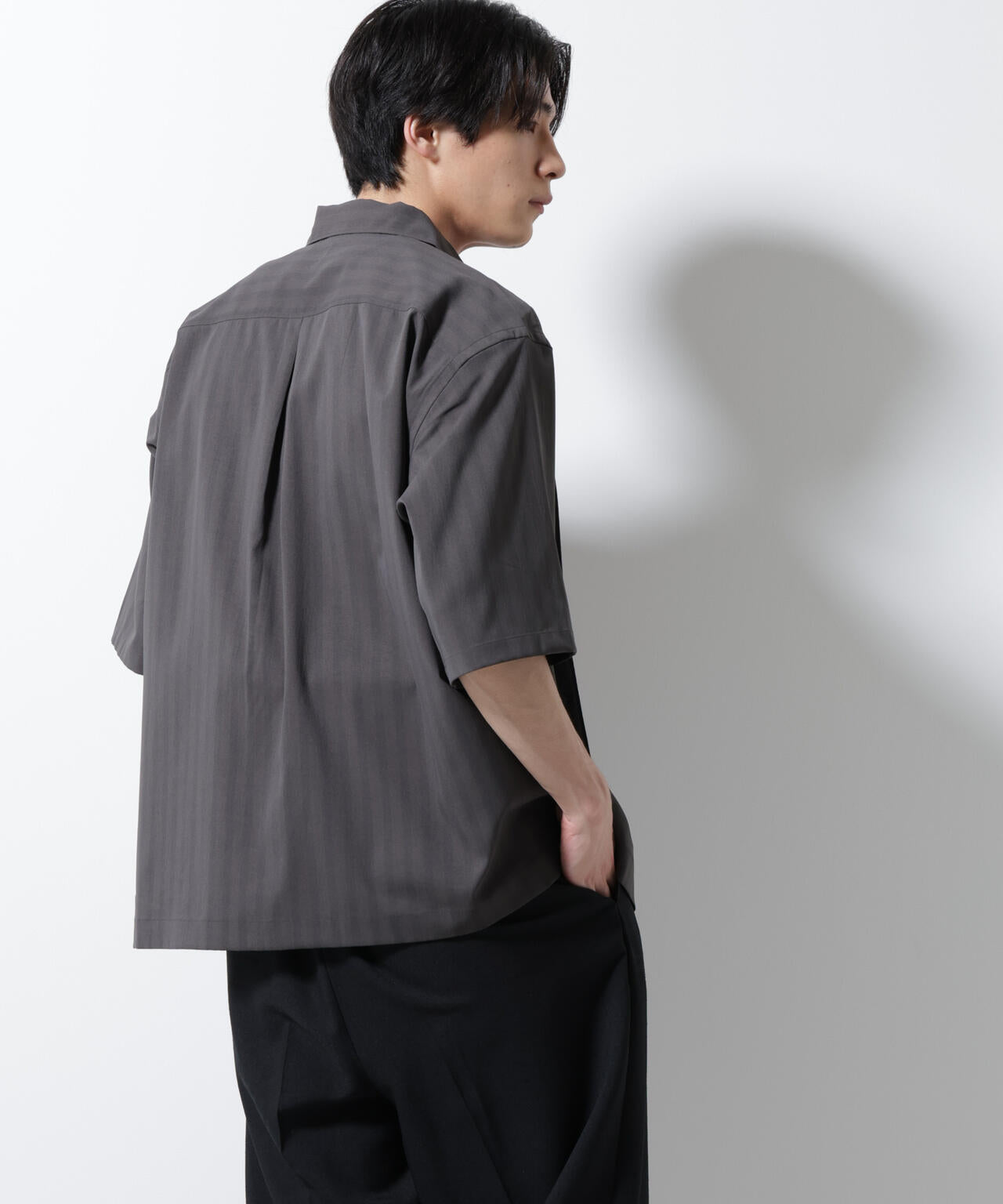 シャドーストライプハーフスリーブシャツ