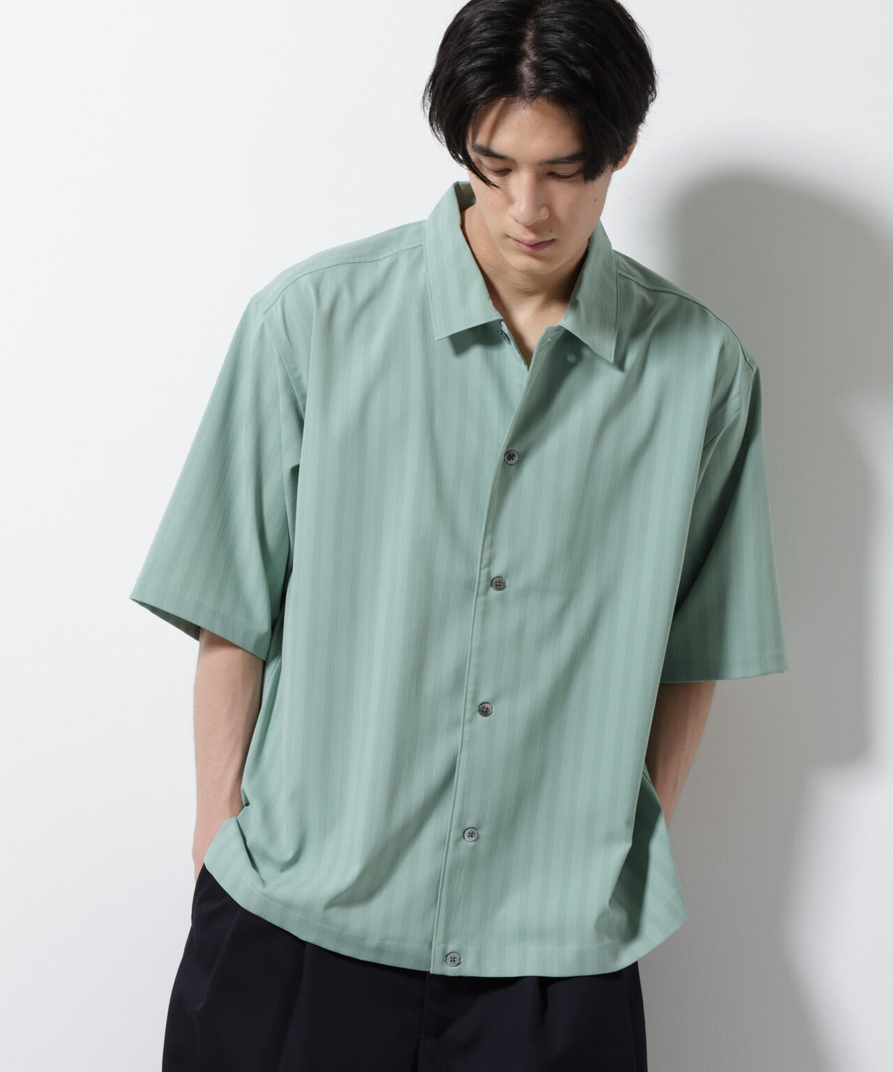 シャドーストライプハーフスリーブシャツ