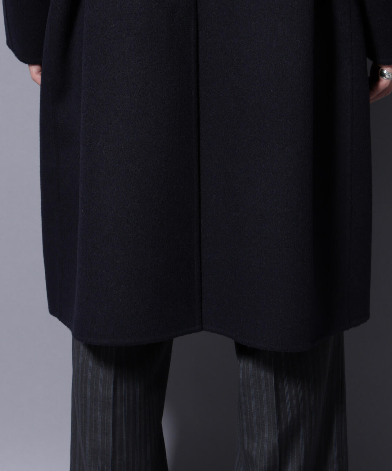 ウールリバースタンドベルテッドコート