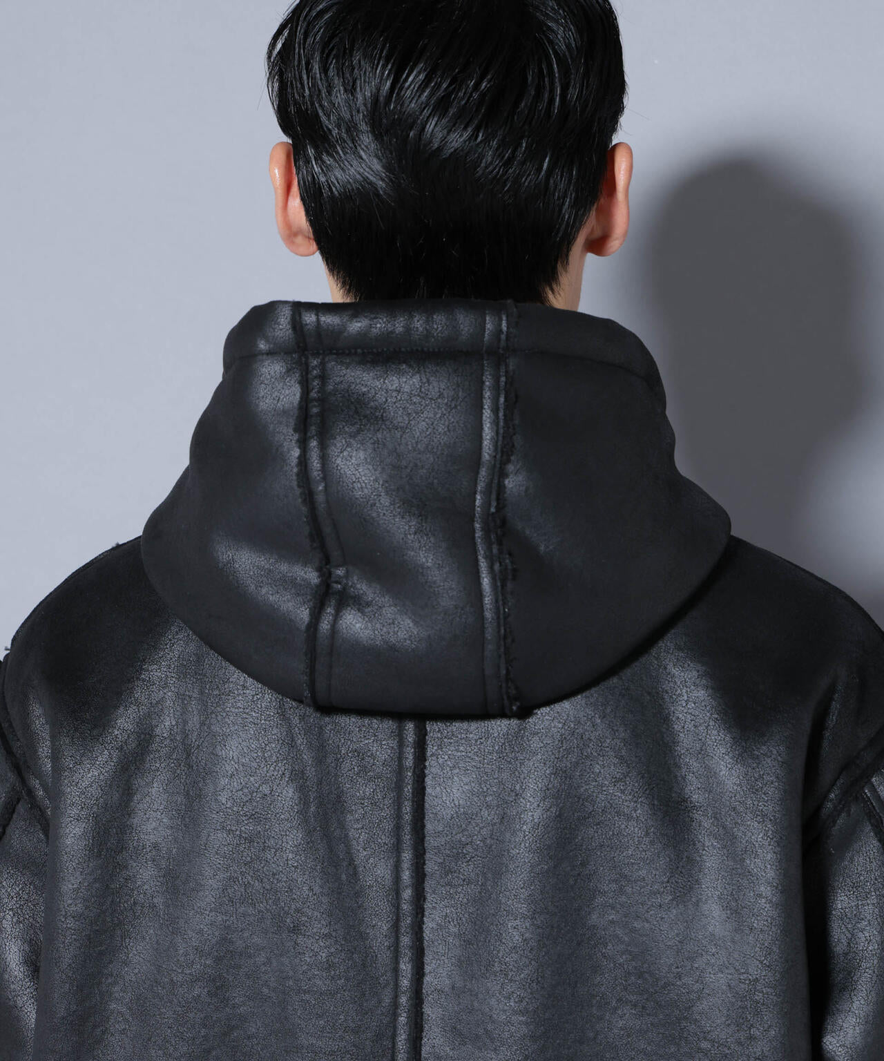 ランウェイモデルコレクションDOLCE&GABBANA豪華リアルムートン グレーのメンズ ロングヘア ムートン コート | Dolce&Gabbana®