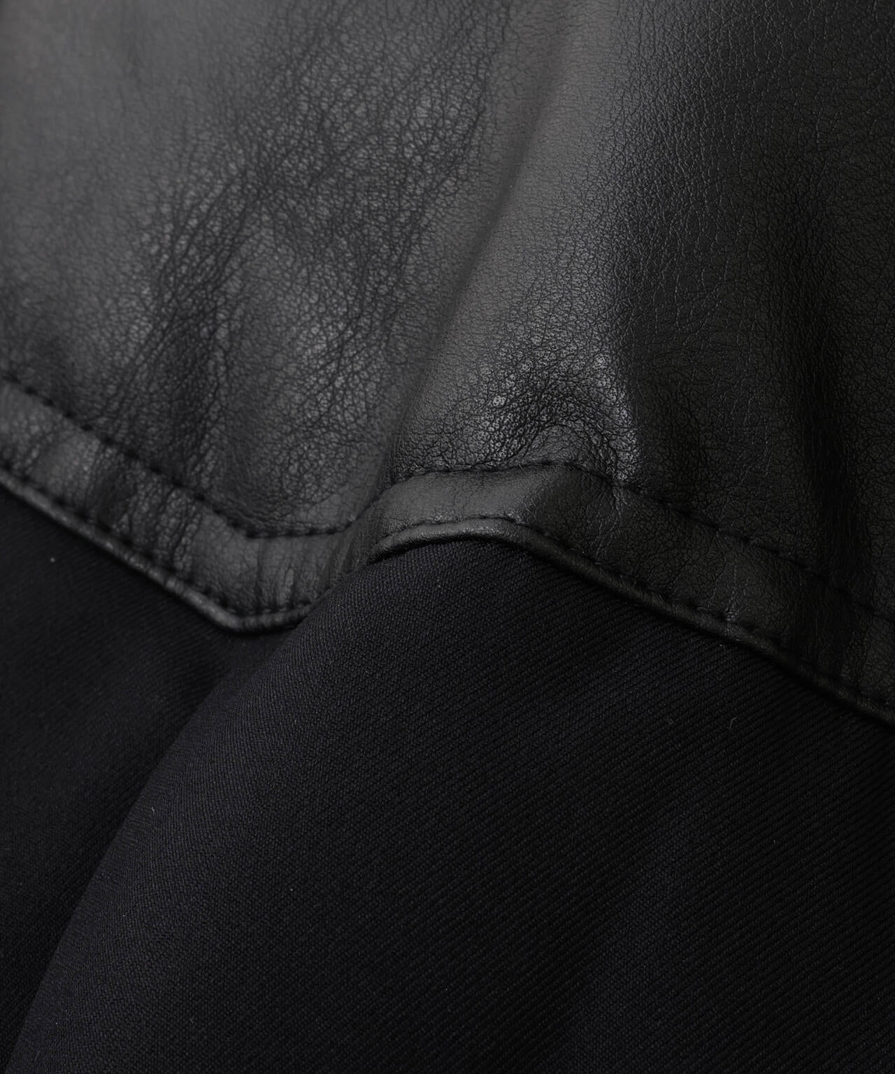 「西川ダウン(R)」ボアカラーサージショートダウン