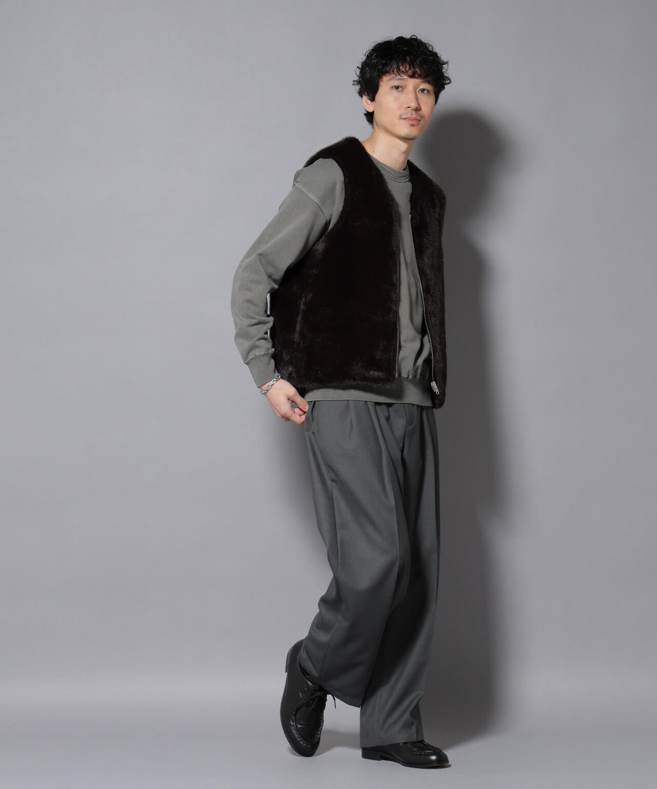 ｢西川ダウン(R)｣ FUSIONSYSTEMフェイクファーベスト