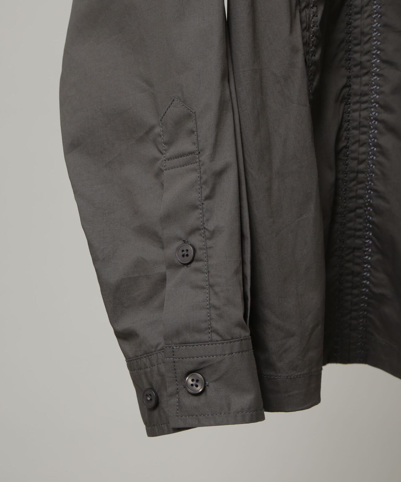 「HOTEL LACE」デザインステッチロングスリーブシャツ