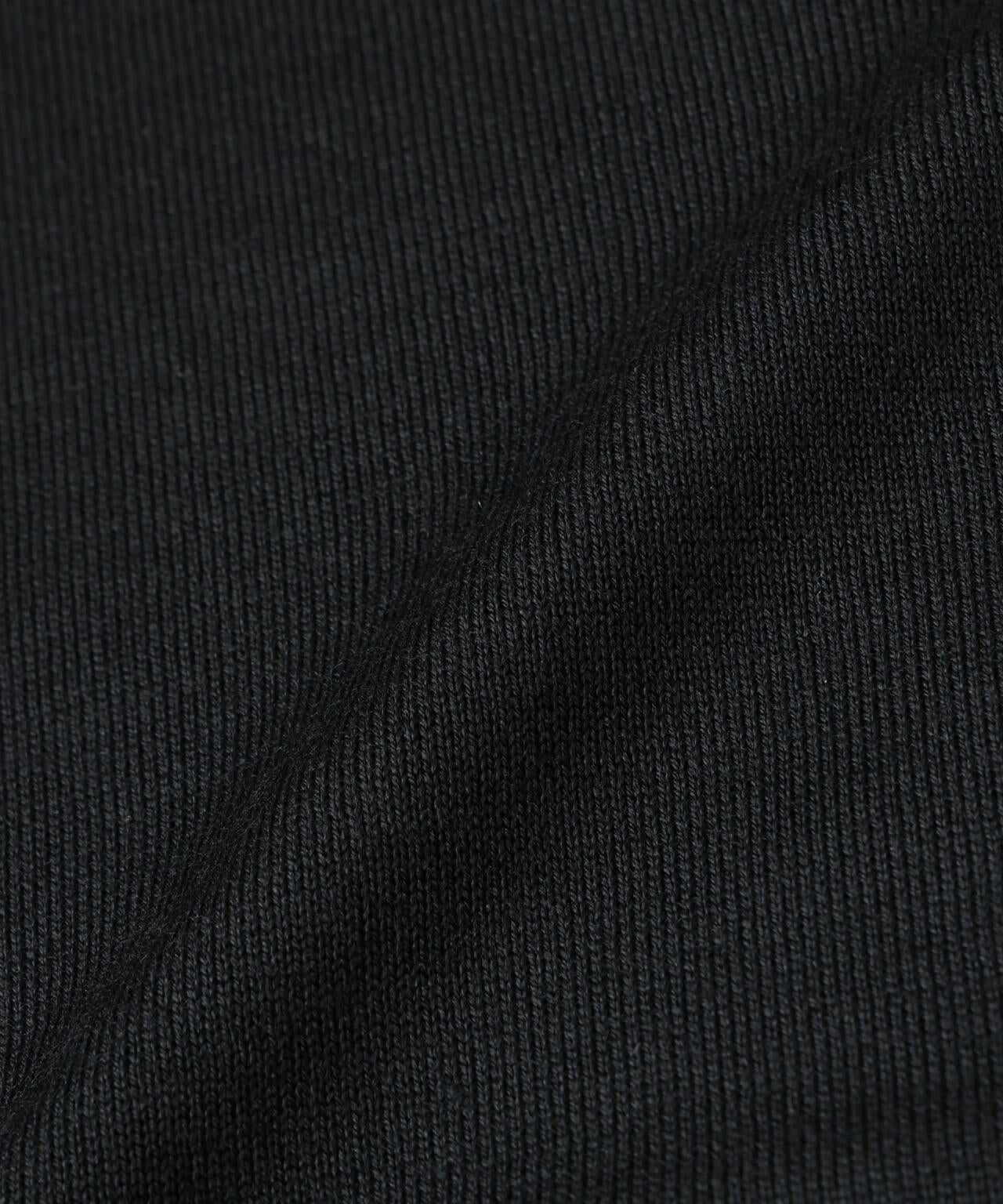 「毛玉レスニット」ファインゲージクルーネック