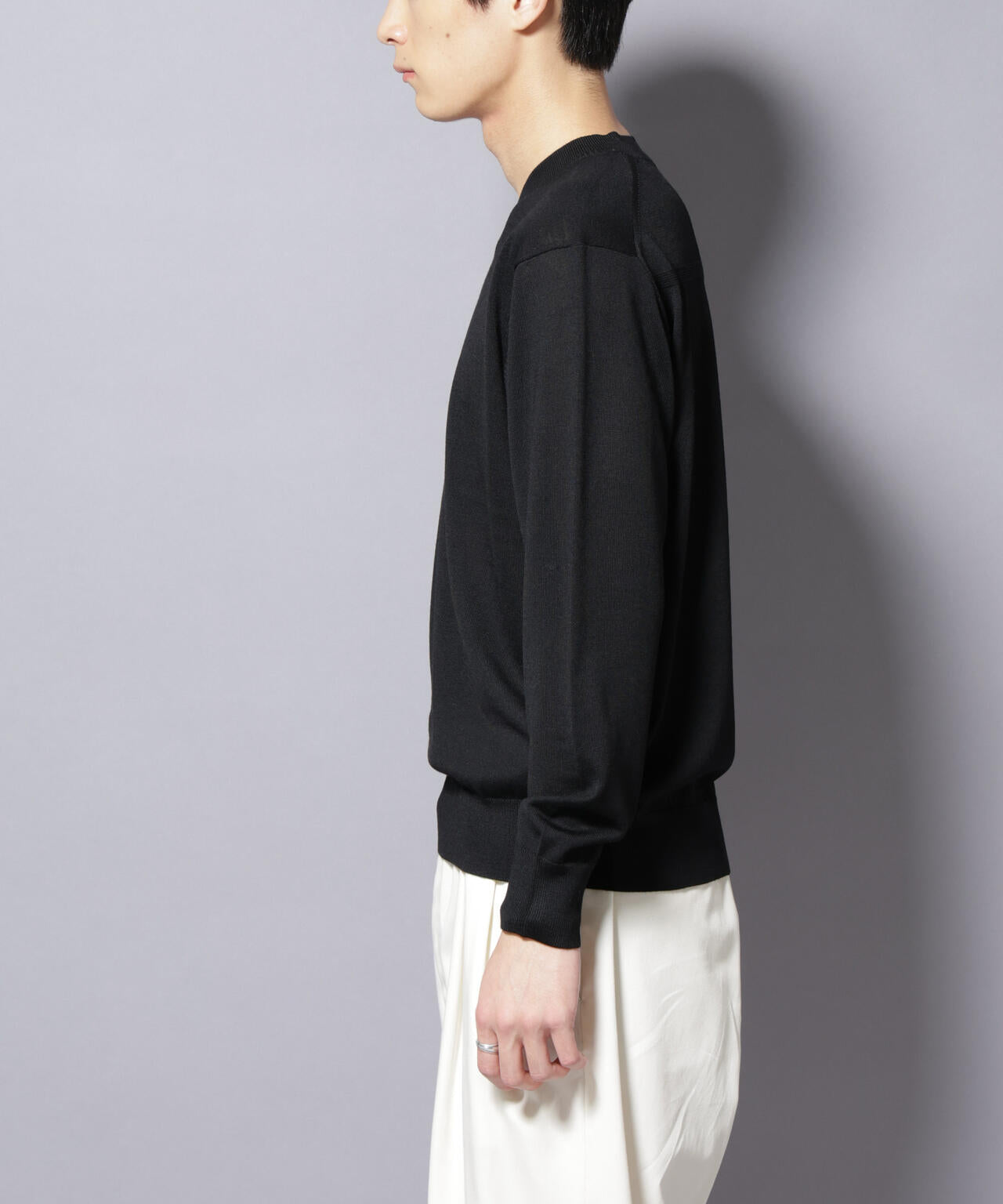 「毛玉レスニット」ファインゲージVネック