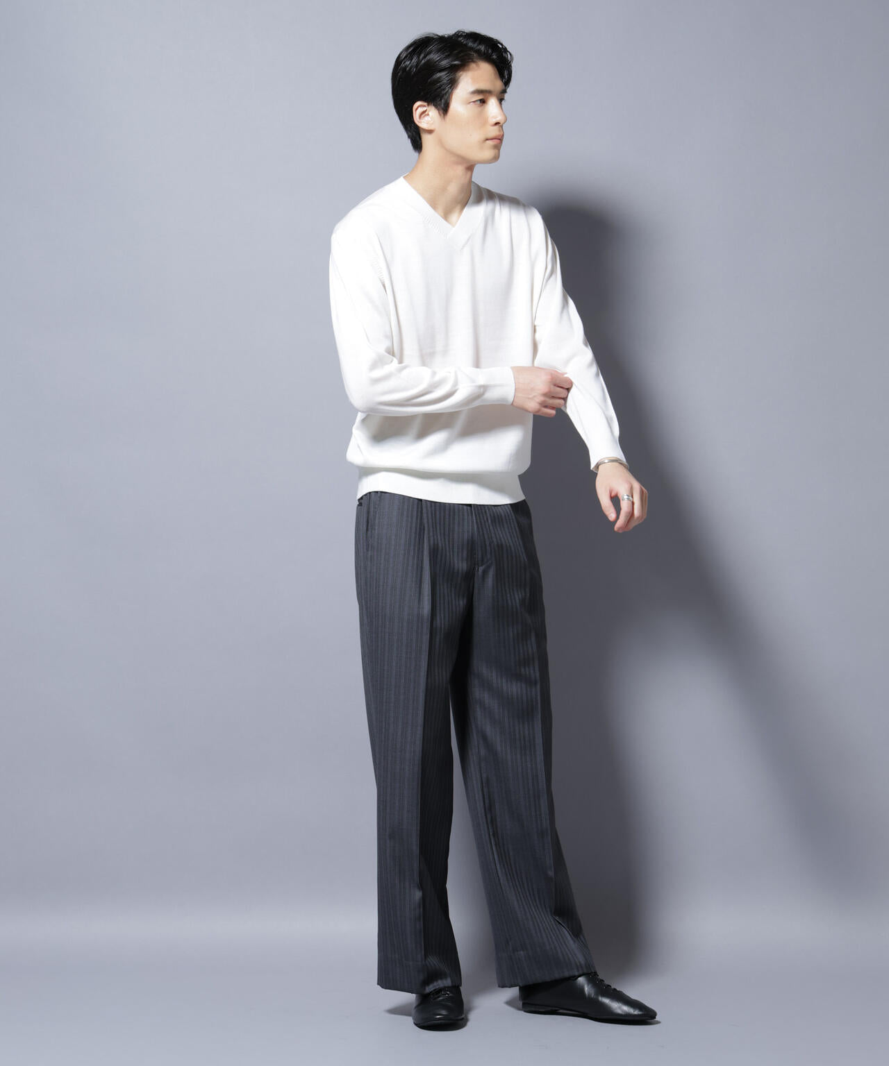 「毛玉レスニット」ファインゲージVネック