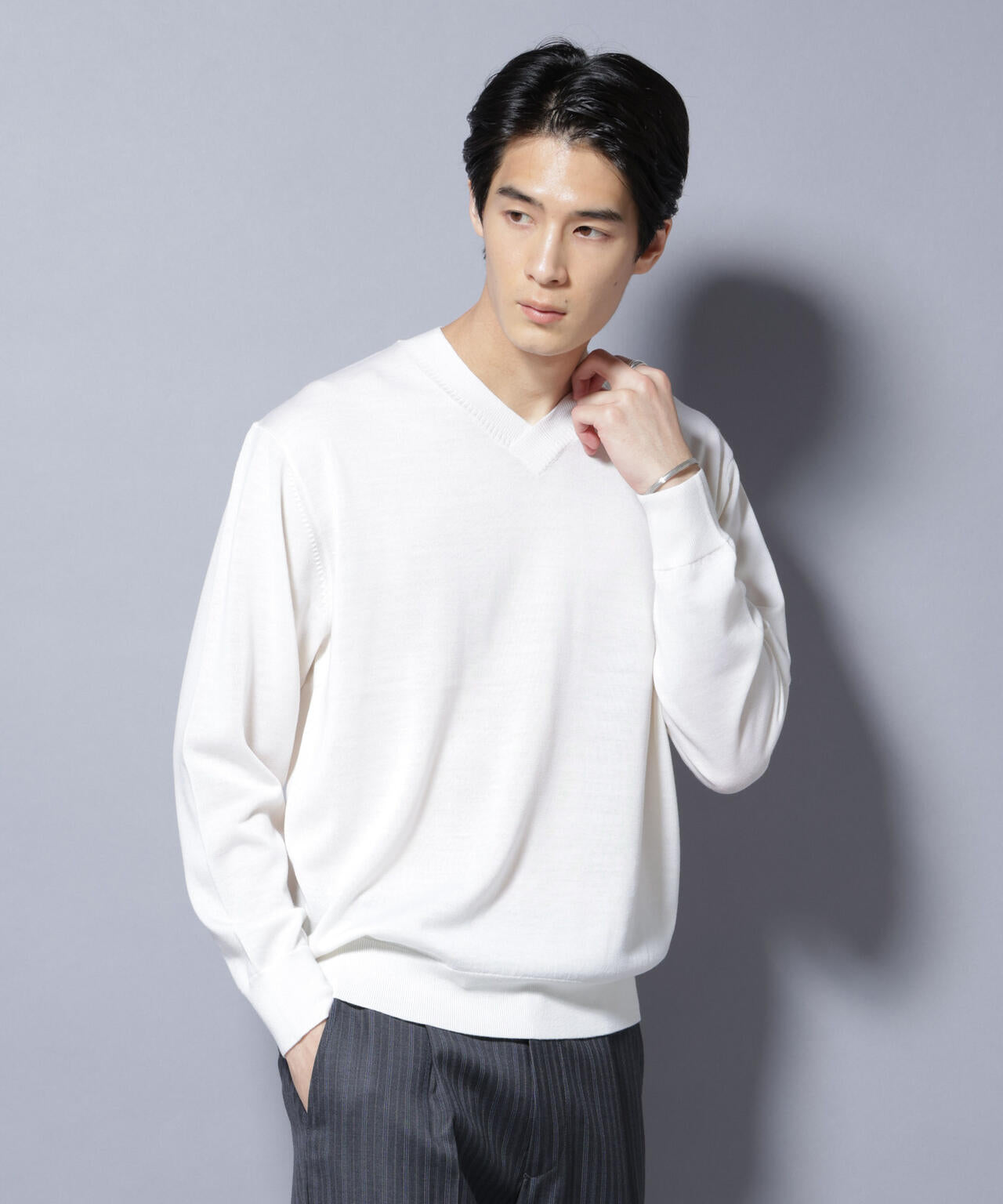 「毛玉レスニット」ファインゲージVネック