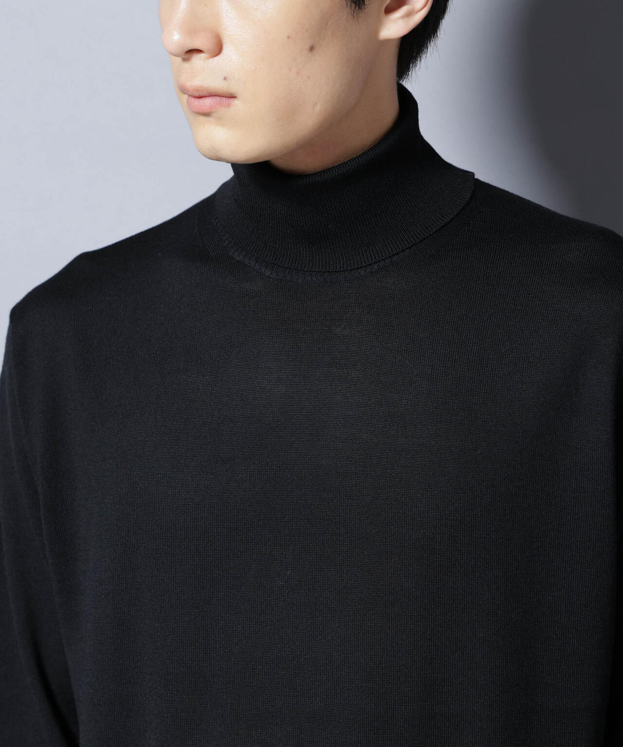 「毛玉レスニット」ファインゲージタートルネック