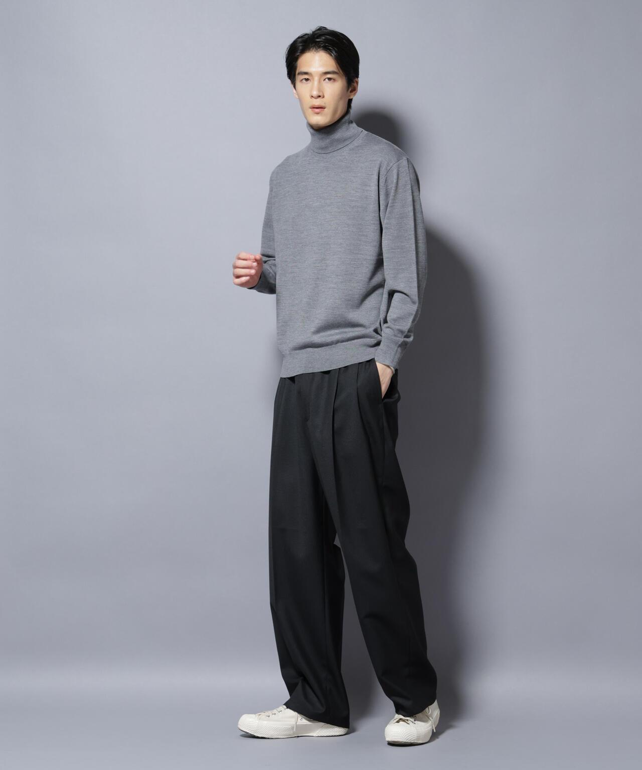 「毛玉レスニット」ファインゲージタートルネック