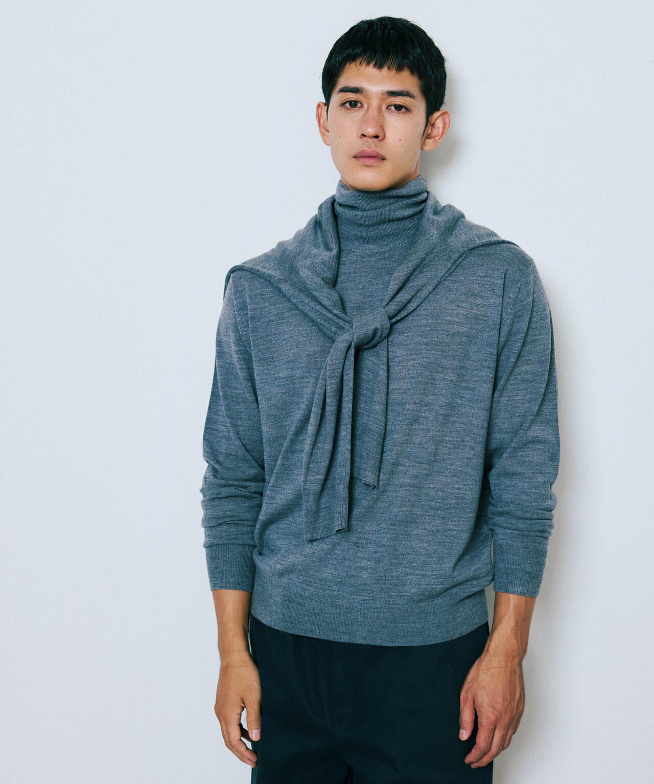 「毛玉レスニット」ファインゲージタートルネック