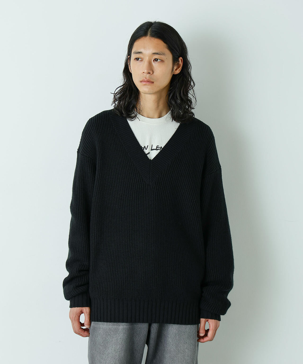 HOTEL PALACE｣ ディープVネックミドルゲージニット | NANO universe