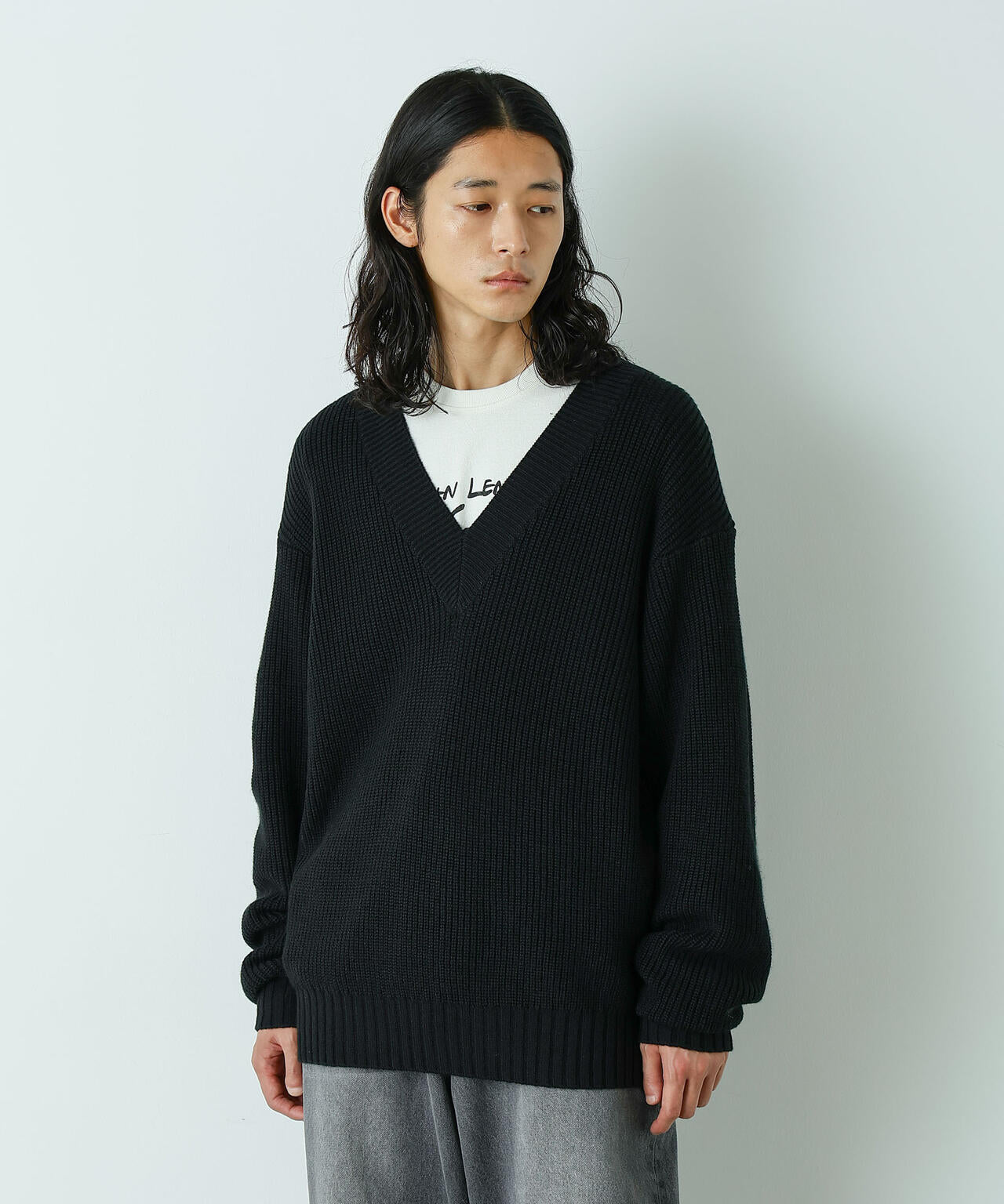 HOTEL PALACE｣ ディープVネックミドルゲージニット | NANO universe