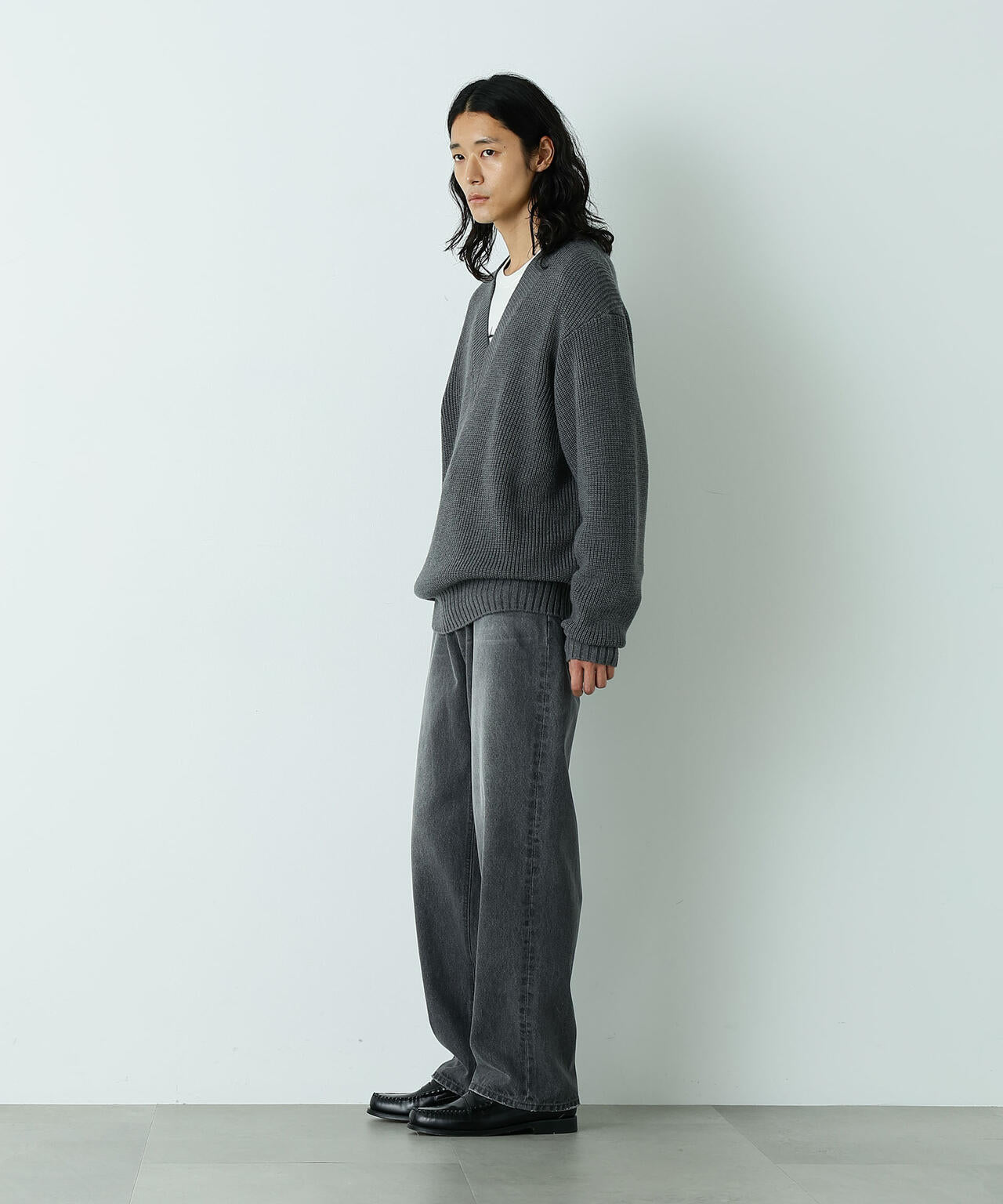 HOTEL PALACE｣ ディープVネックミドルゲージニット | NANO universe