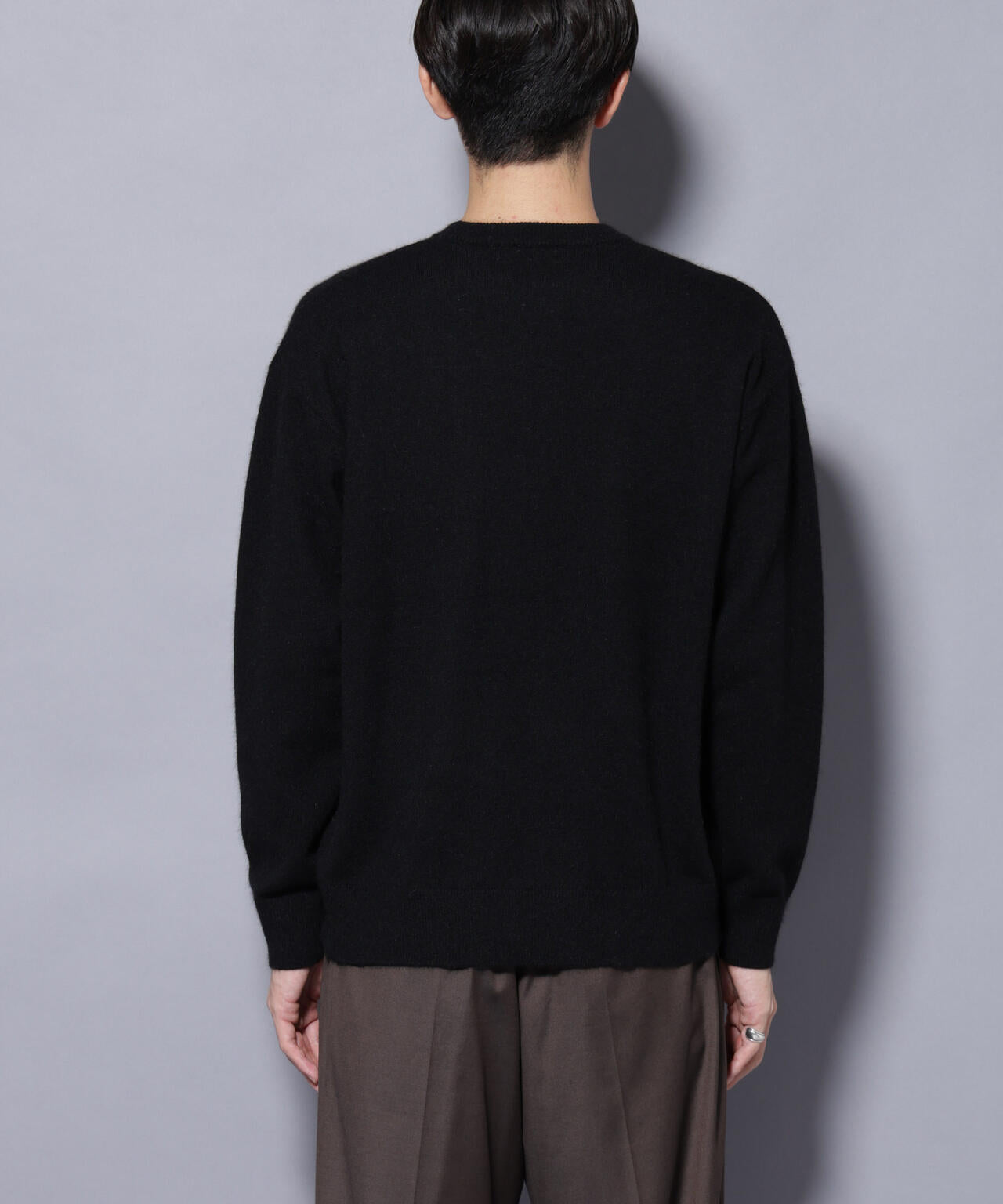 アンゴラ混ライトクルーネックニット