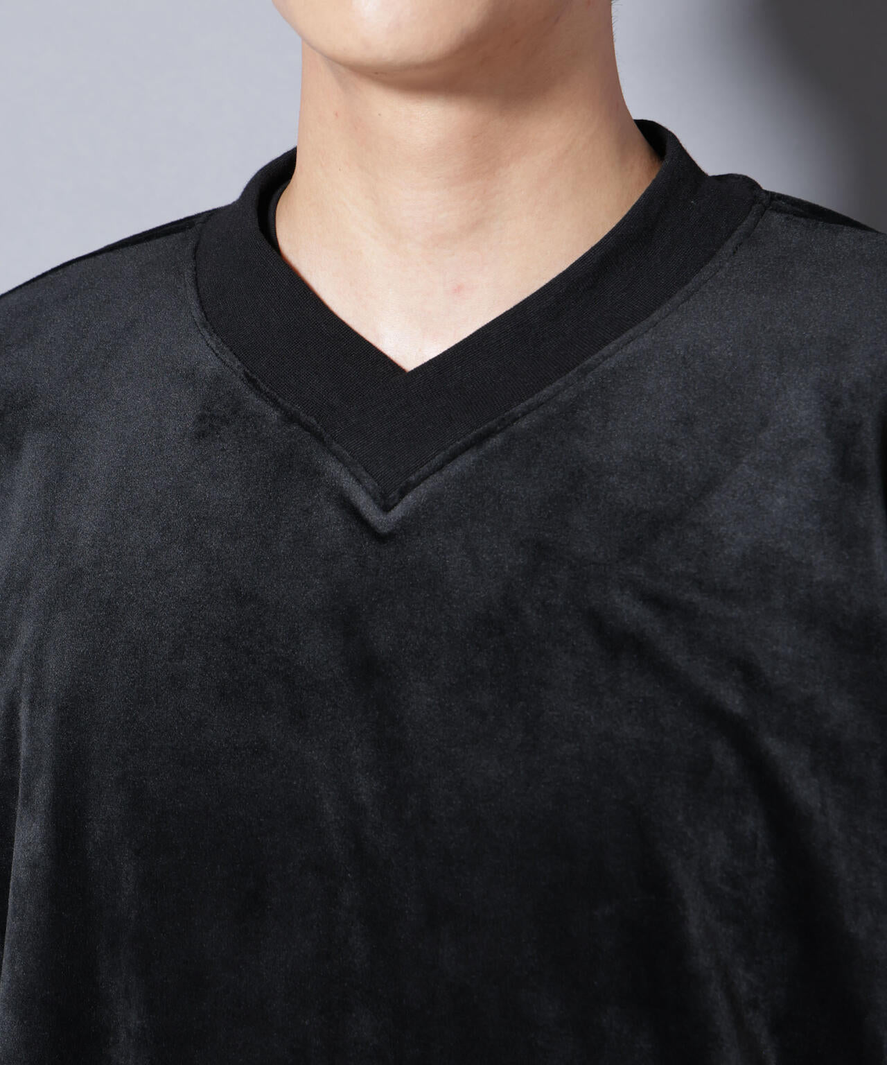 ベロアプルオーバー Vネックスウェット