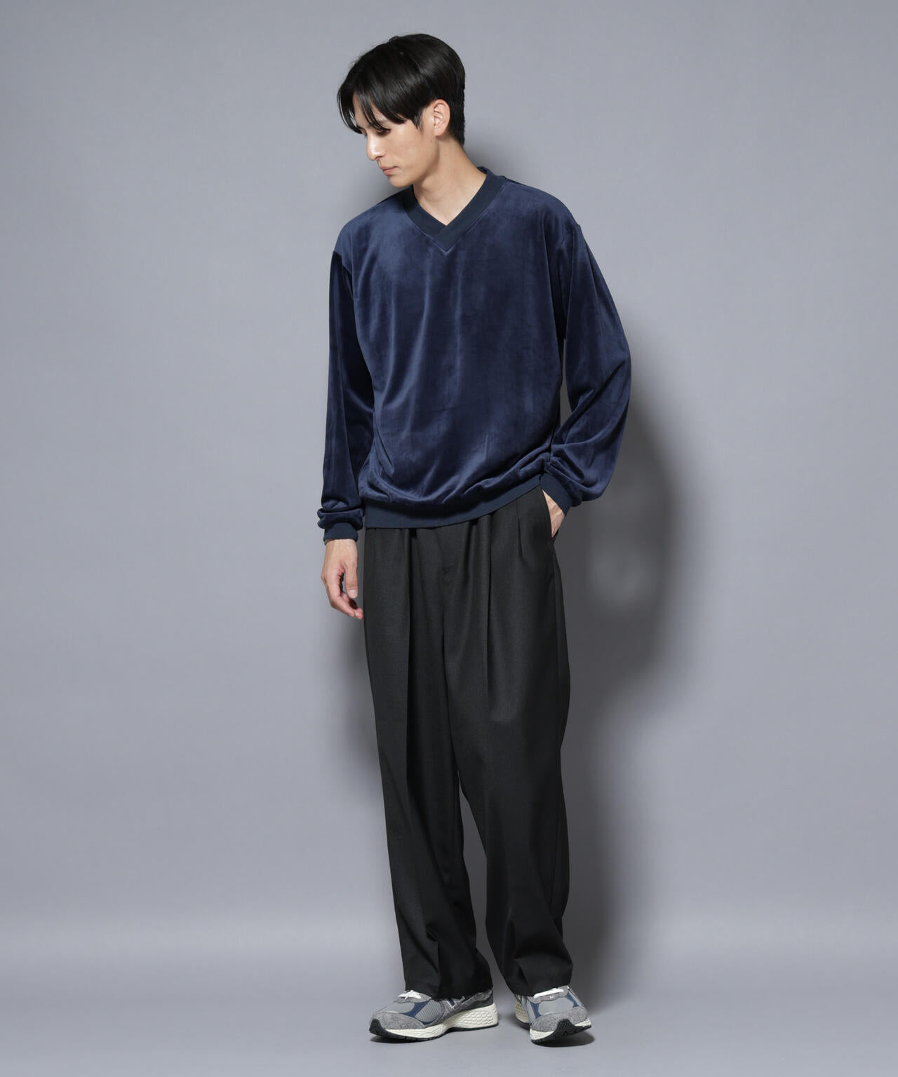 ベロアプルオーバー Vネックスウェット