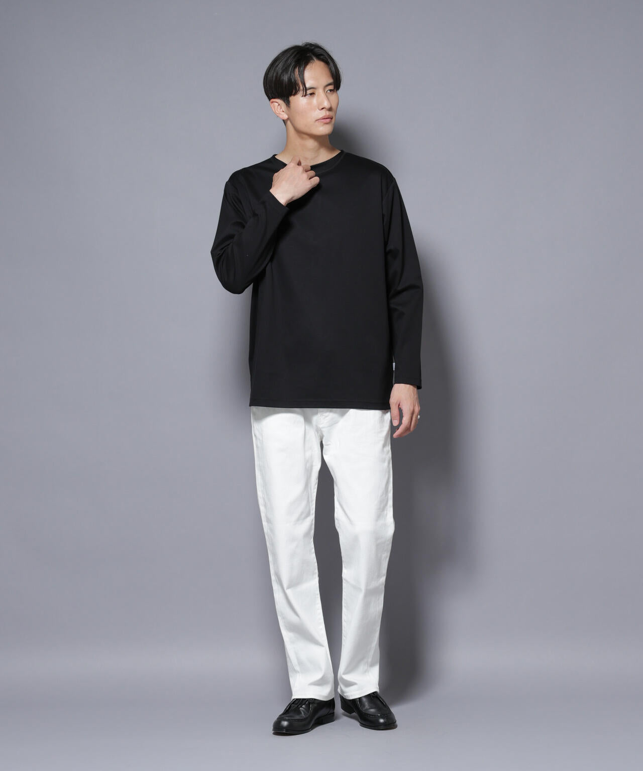 ｢NJ/CLUB｣モクロディ ボートネック サイドスリットTシャツ
