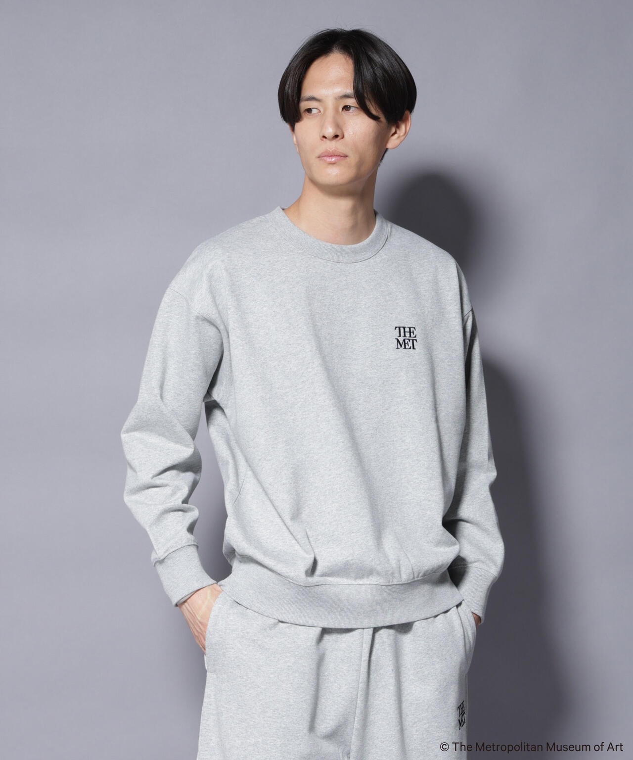 「The Met」ロゴ×アーカイブロゴ刺繍スウェット(セットアップ可)