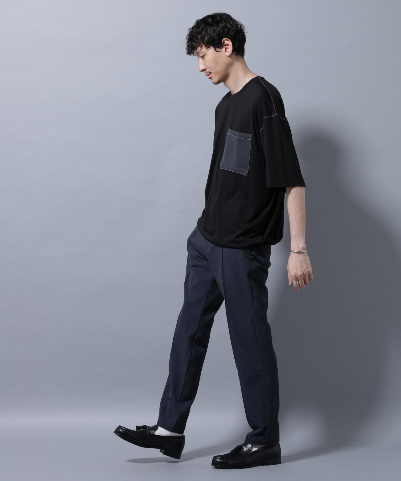 配色ステッチ フェイクスエードポケットTシャツ