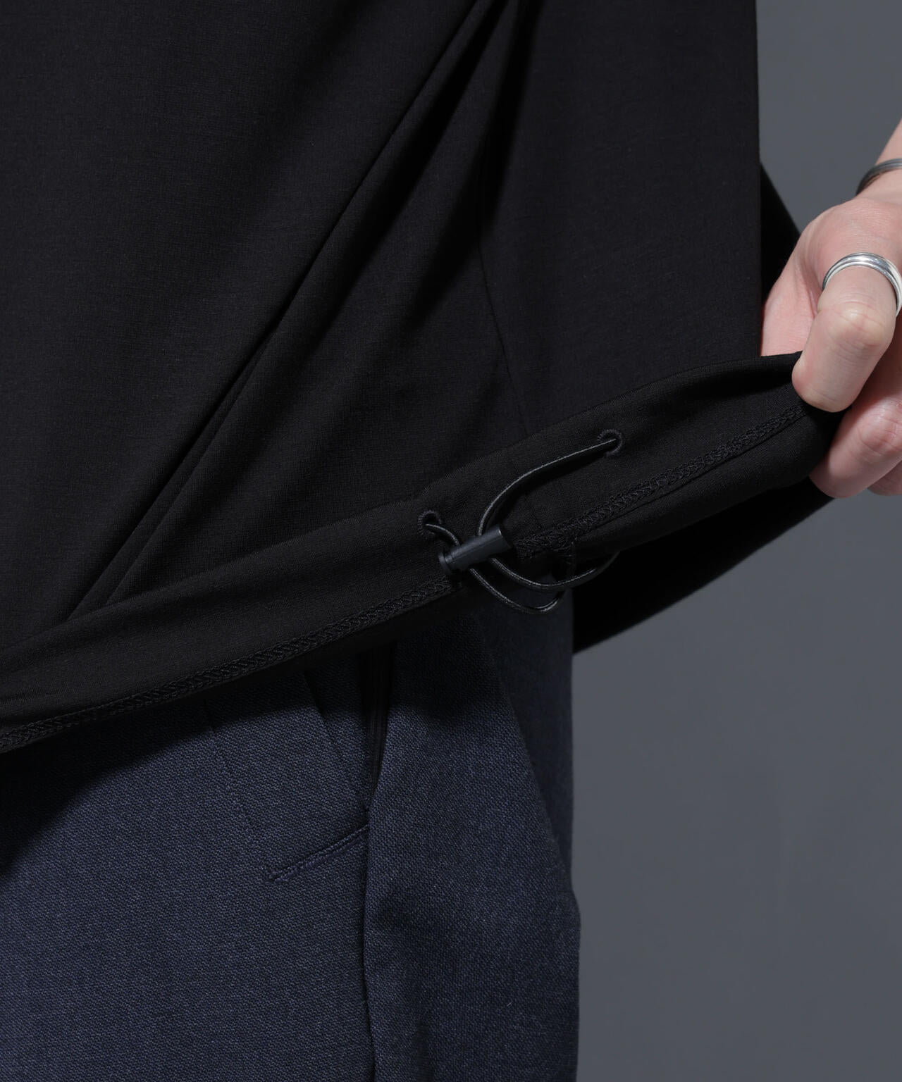 配色ステッチ フェイクスエードポケットTシャツ