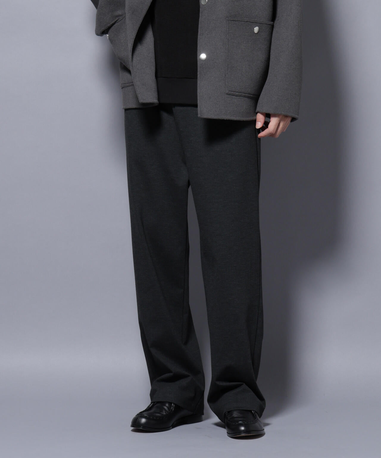 DELEGANTE TECH+ トラックパンツ