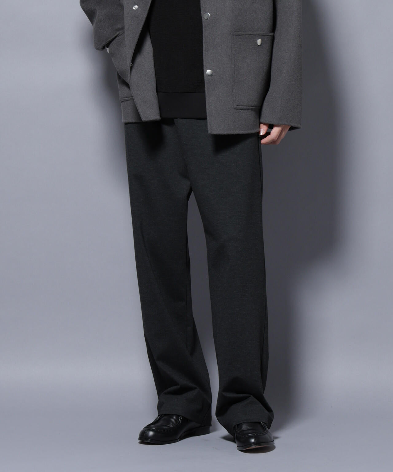 DELEGANTE TECH+ トラックパンツ