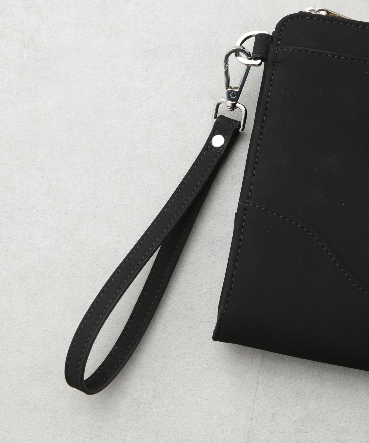 フェイクスエードクラッチバッグ