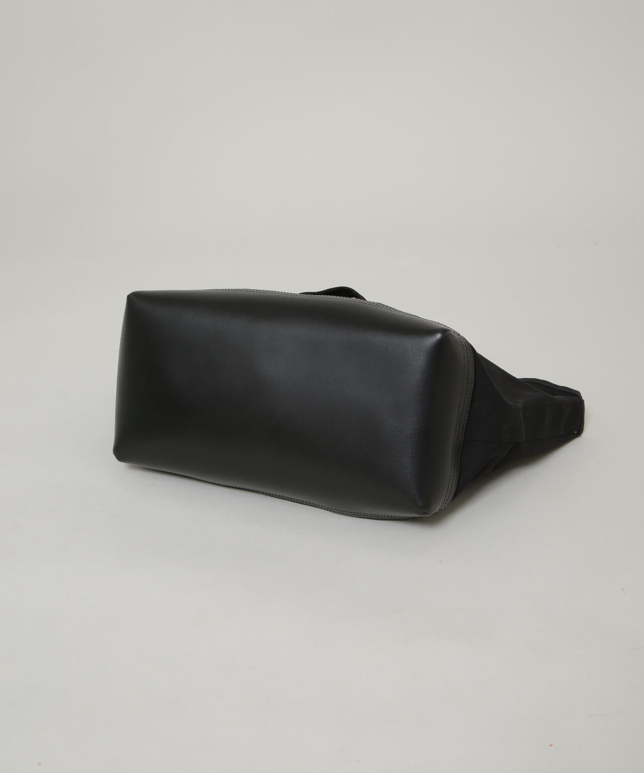 ｢NJ/CLUB｣ キャンバスレザートートバッグ