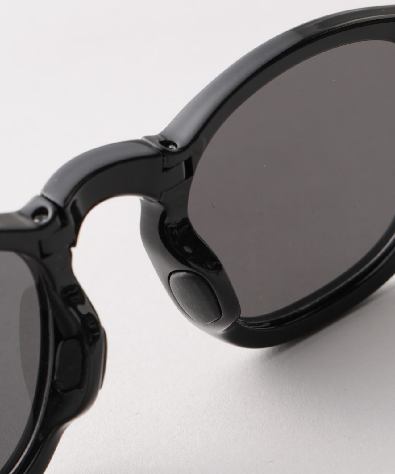 アイウェア/ボストン型　折り畳み式サングラス