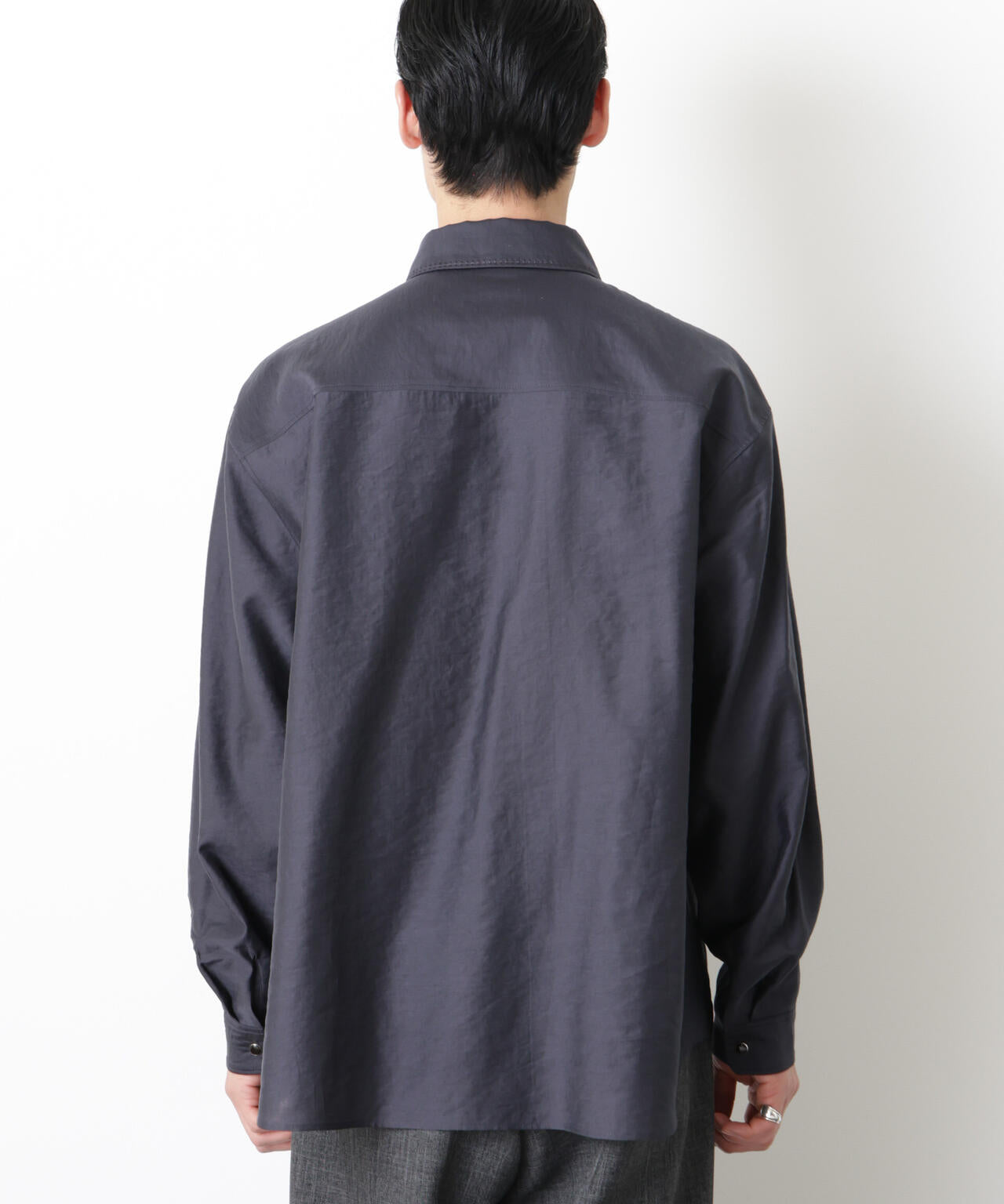 エンブロイダリーシルキーシャツ