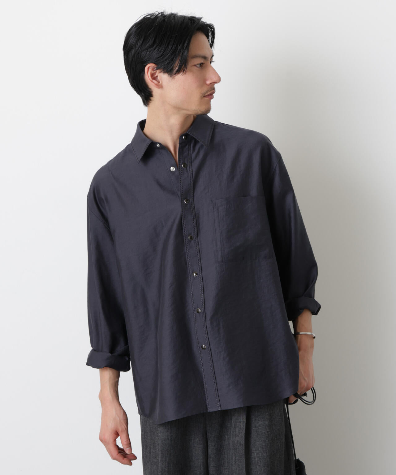 エンブロイダリーシルキーシャツ