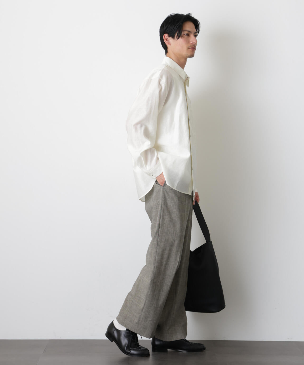 エンブロイダリーシルキーシャツ