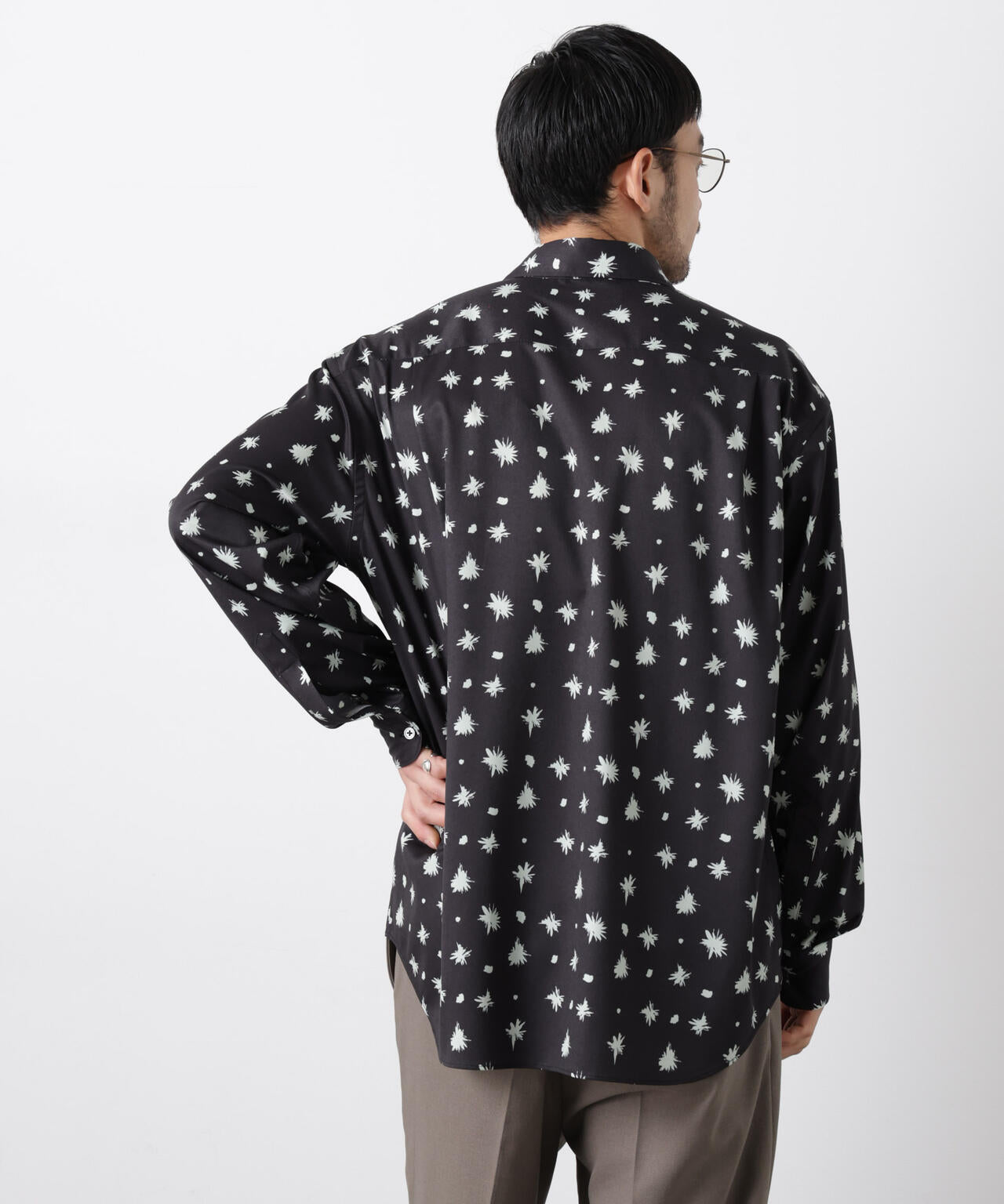 「EDITRIAL PRINT」アートフラワーシャツ