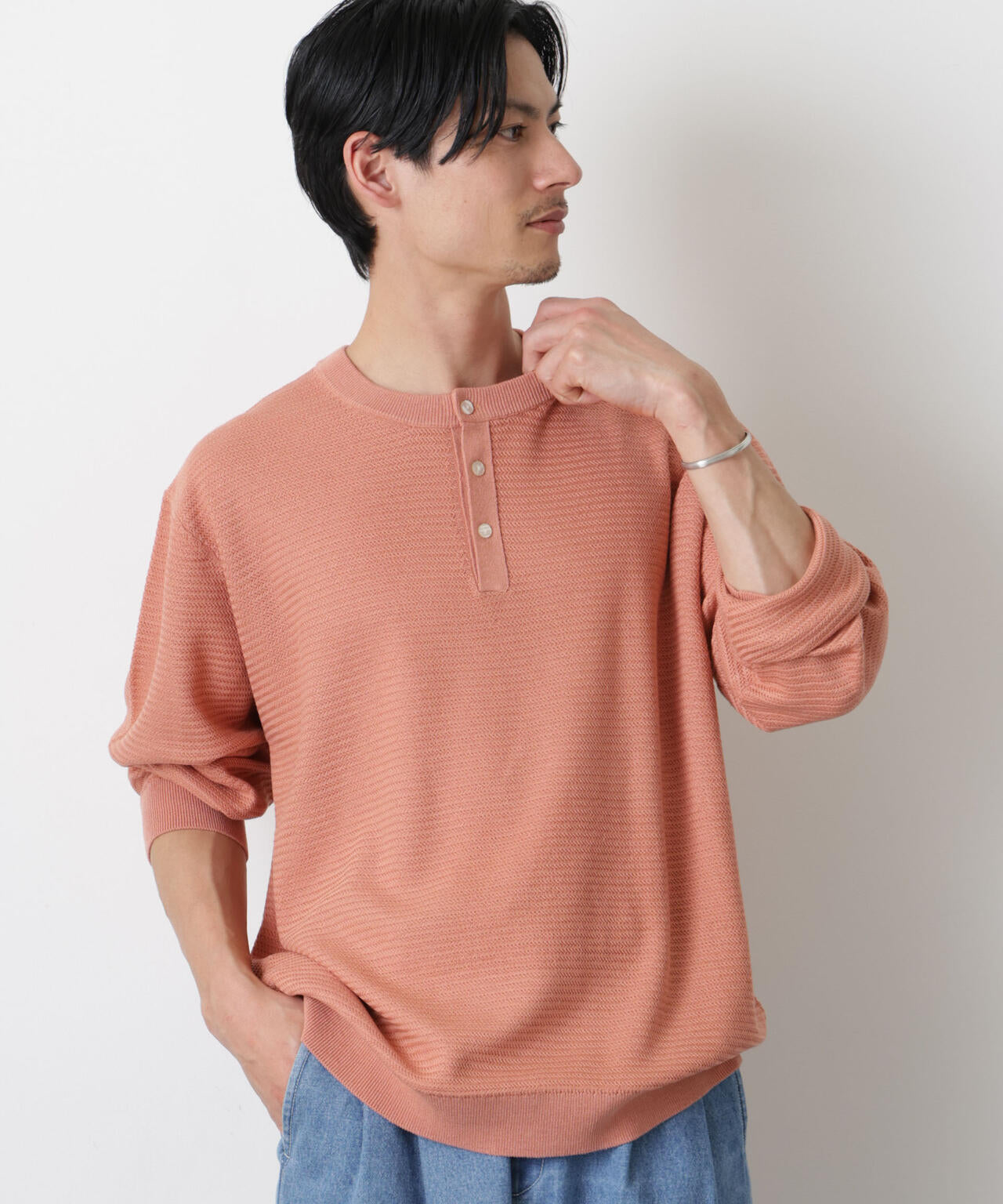 テクスチャーヘンリーネックニット