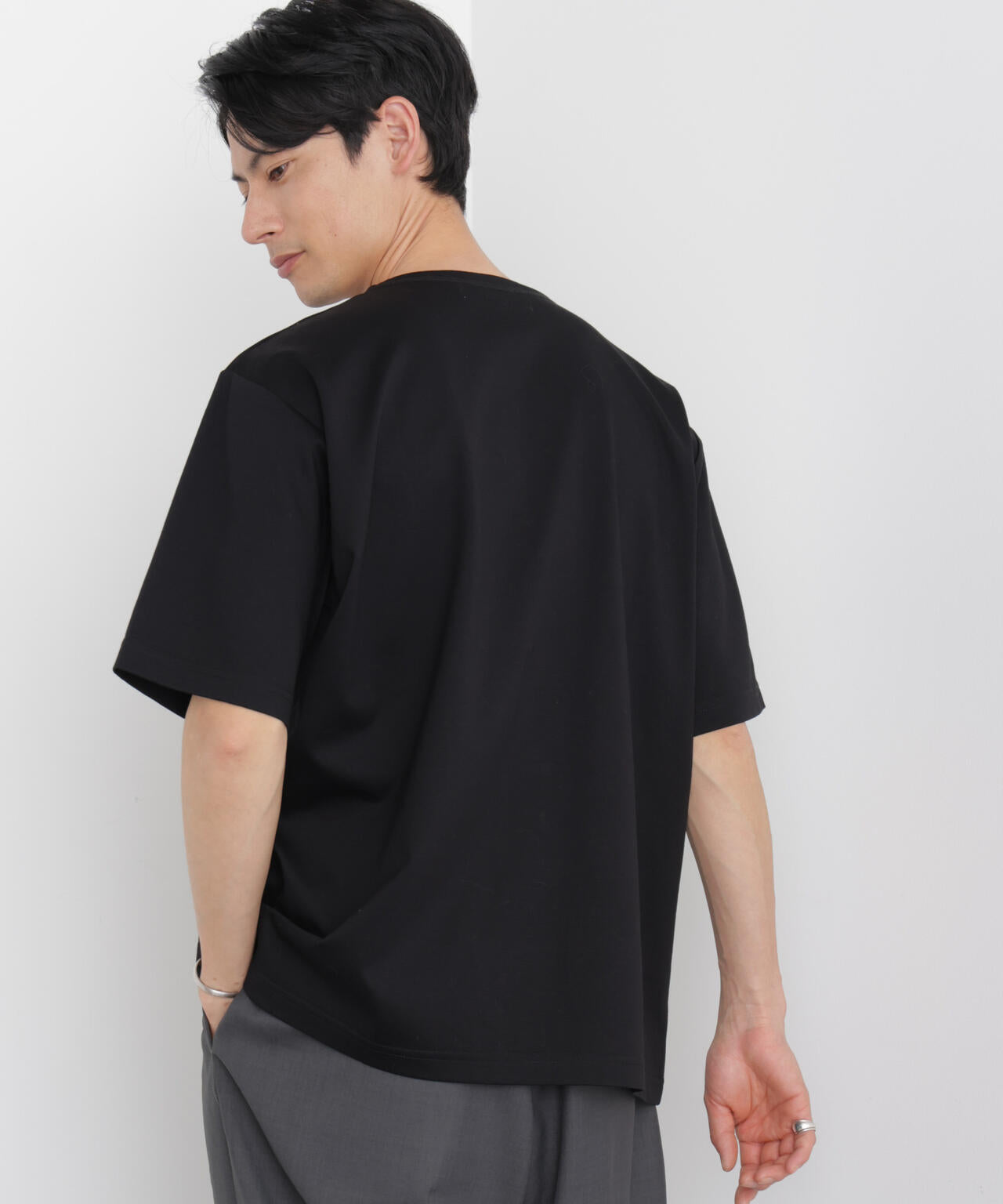 モクロディ ボートネック Tシャツ