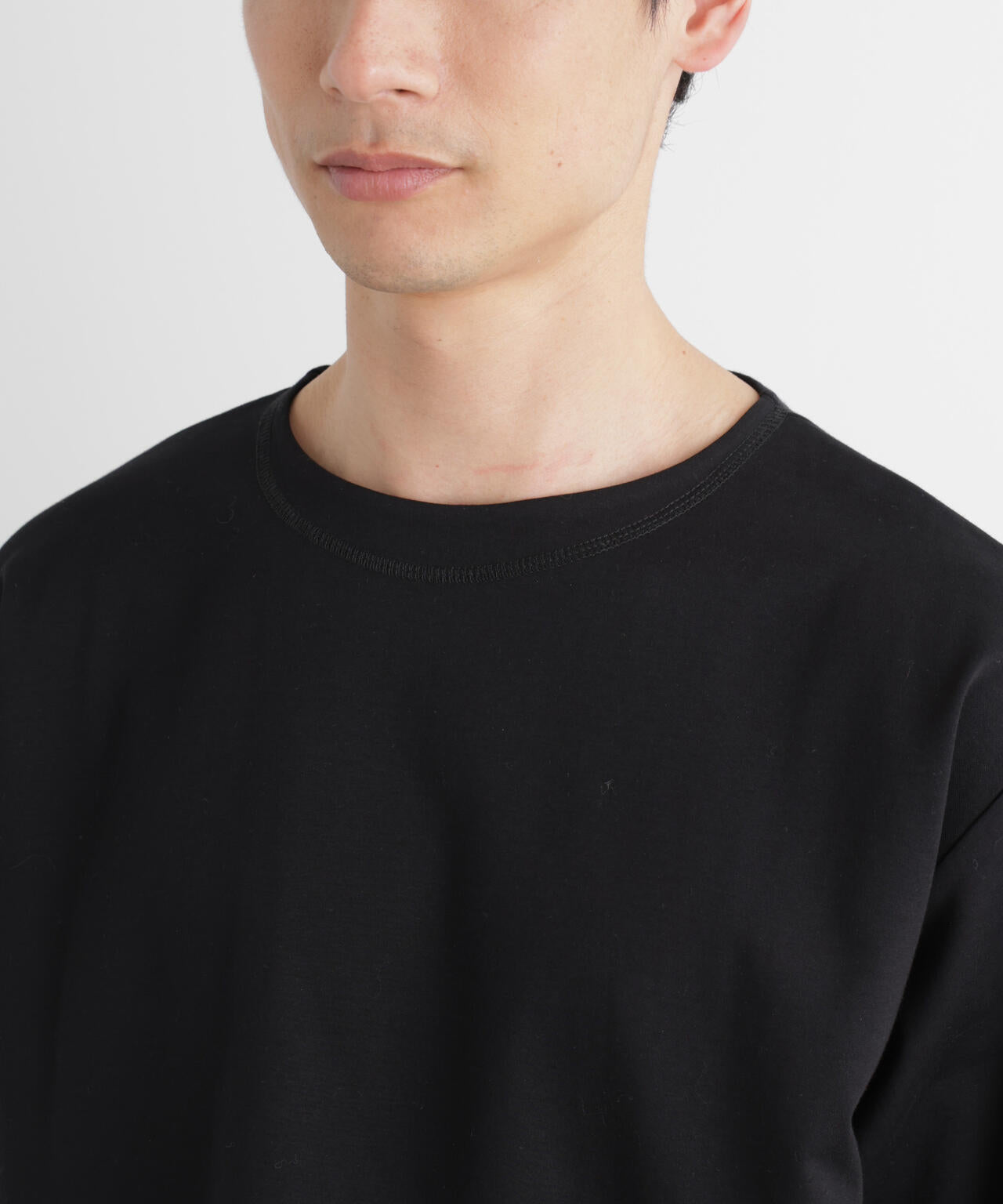 モクロディ ボートネック Tシャツ