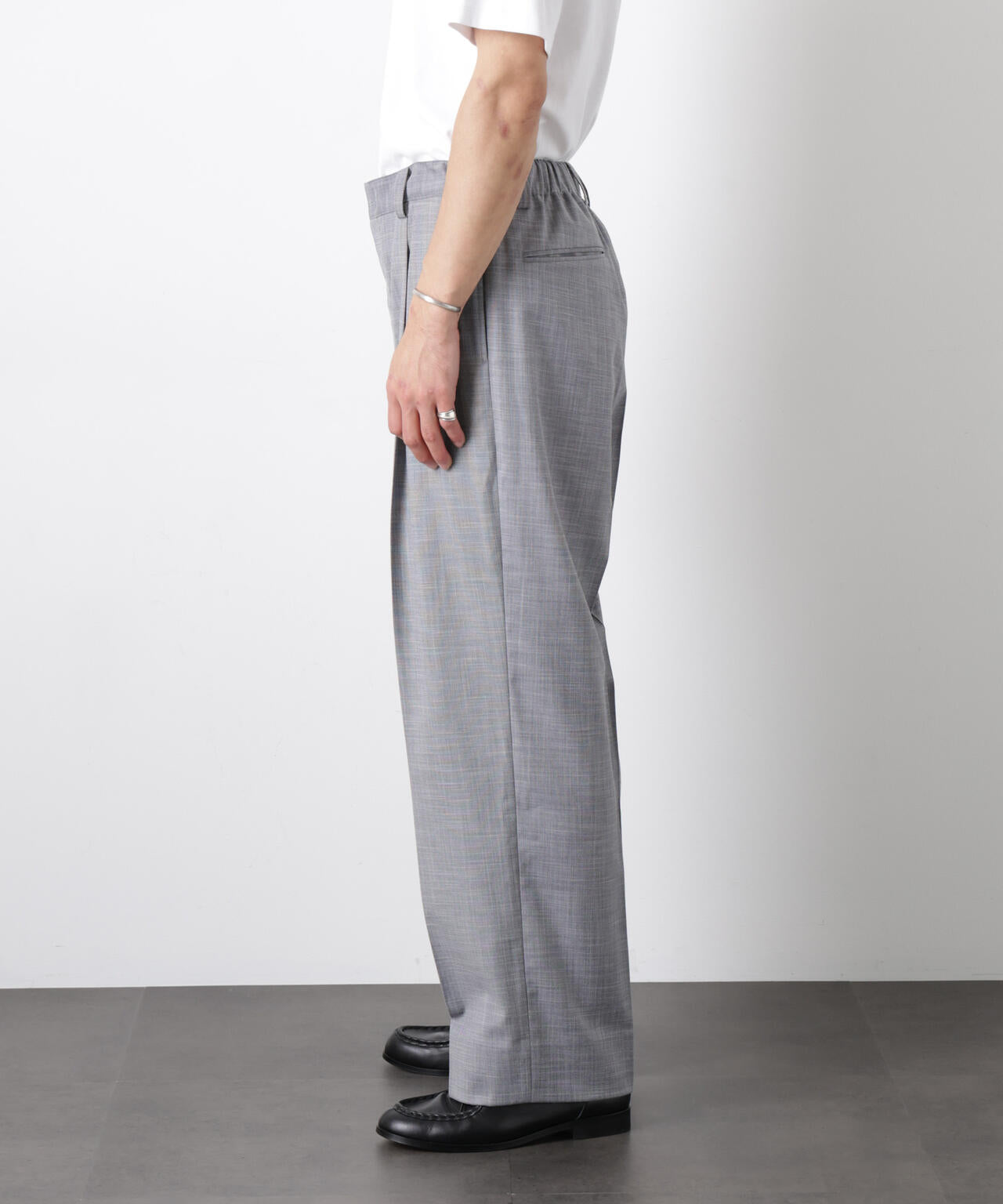 「大人のワイドパンツ」スラブシャークスキンイージースラックス