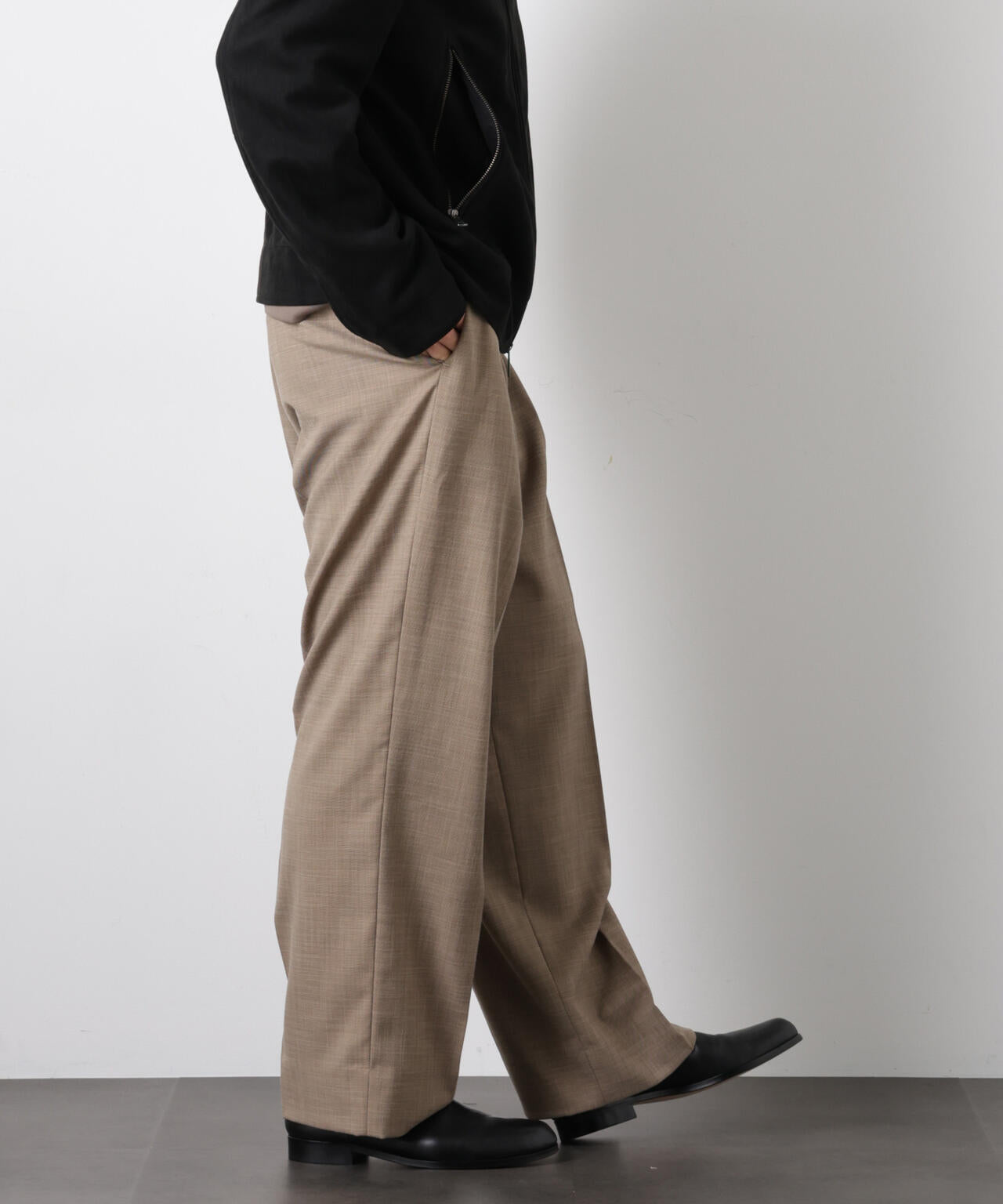 「大人のワイドパンツ」スラブシャークスキンイージースラックス