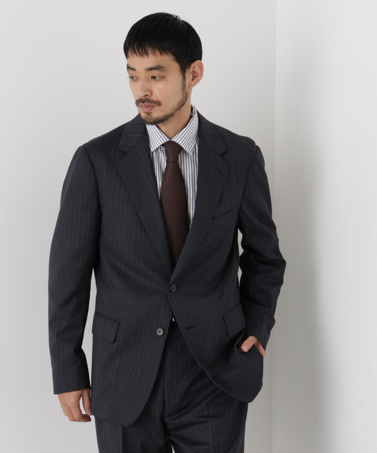 180cm　B:89 W:70 H:91 着用サイズ：L